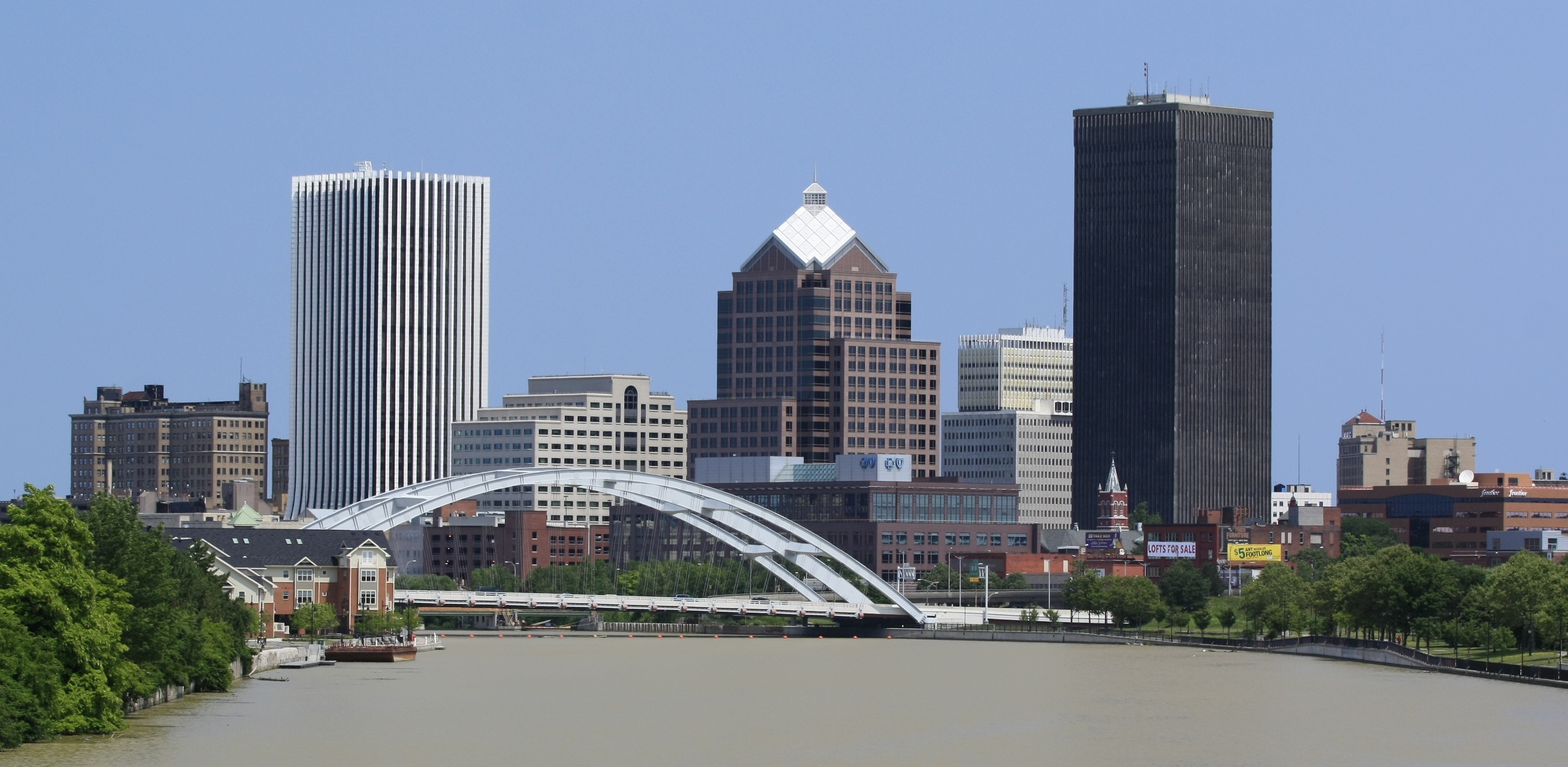 Rochester skyline with Genesee River and bridge HD Wallpaper