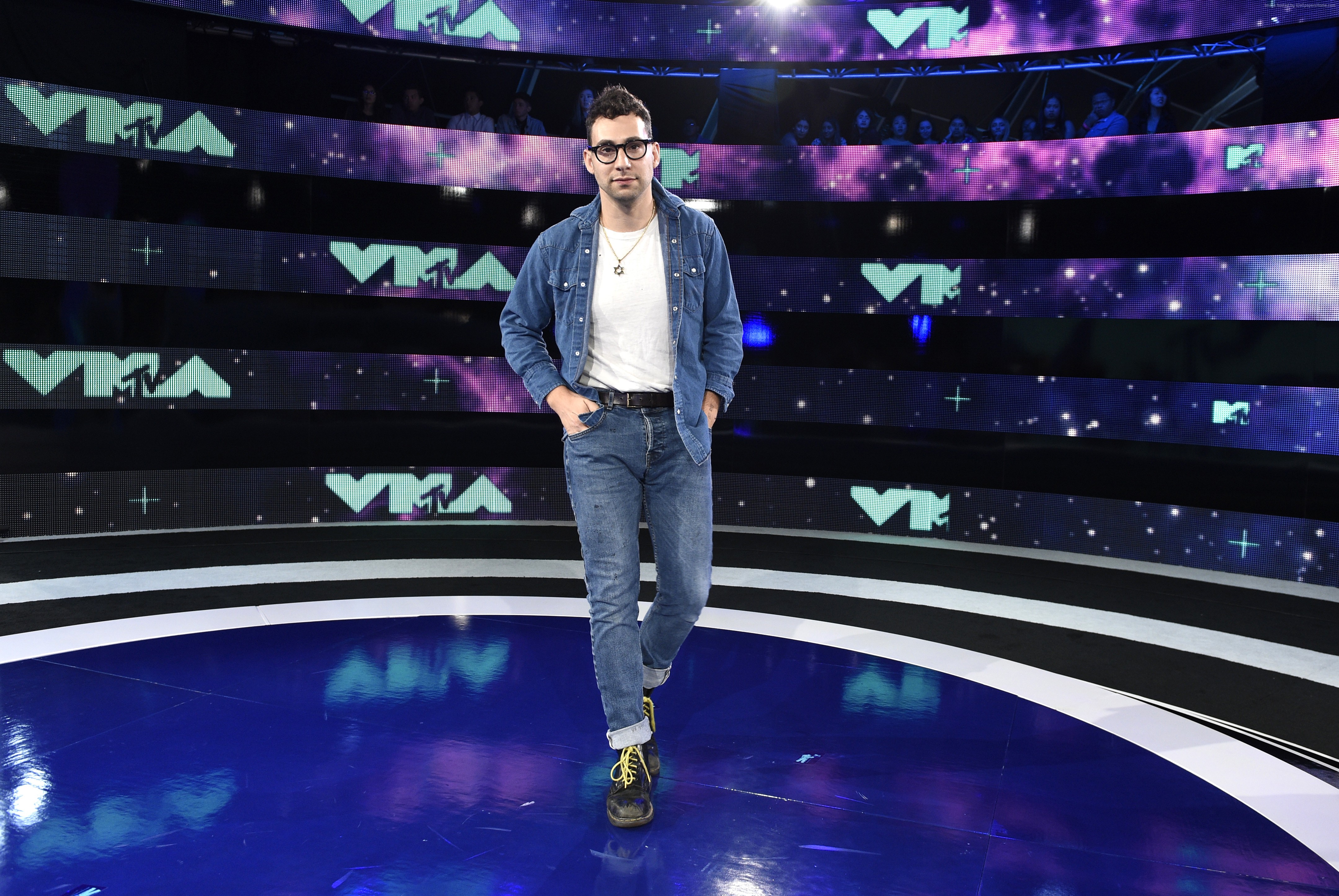 Jack Antonoff at MTV Video Music Awards 2017 4K HD Wallpaper