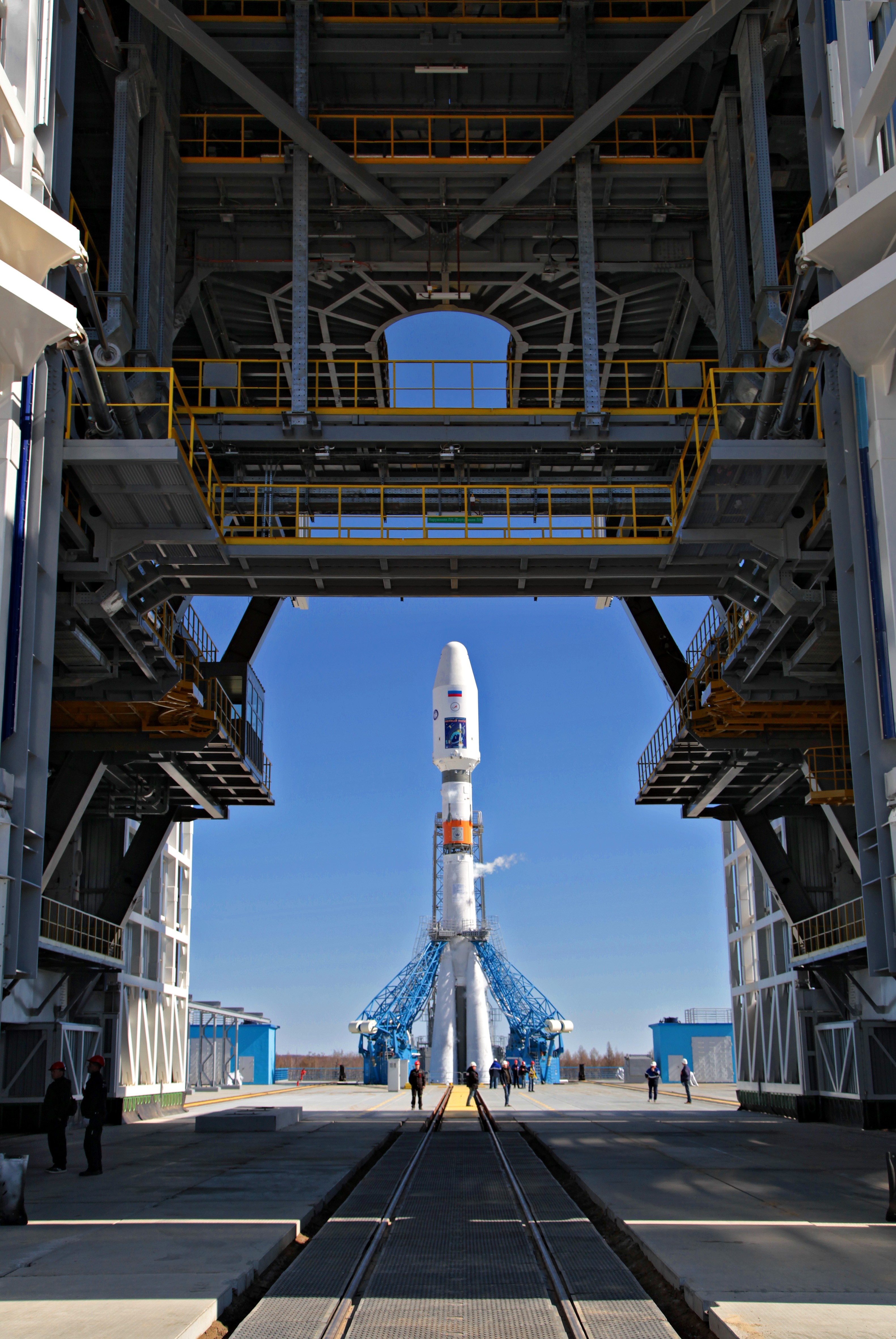 Soyuz rocket at Vostochny Cosmodrome launchpad HD Wallpaper