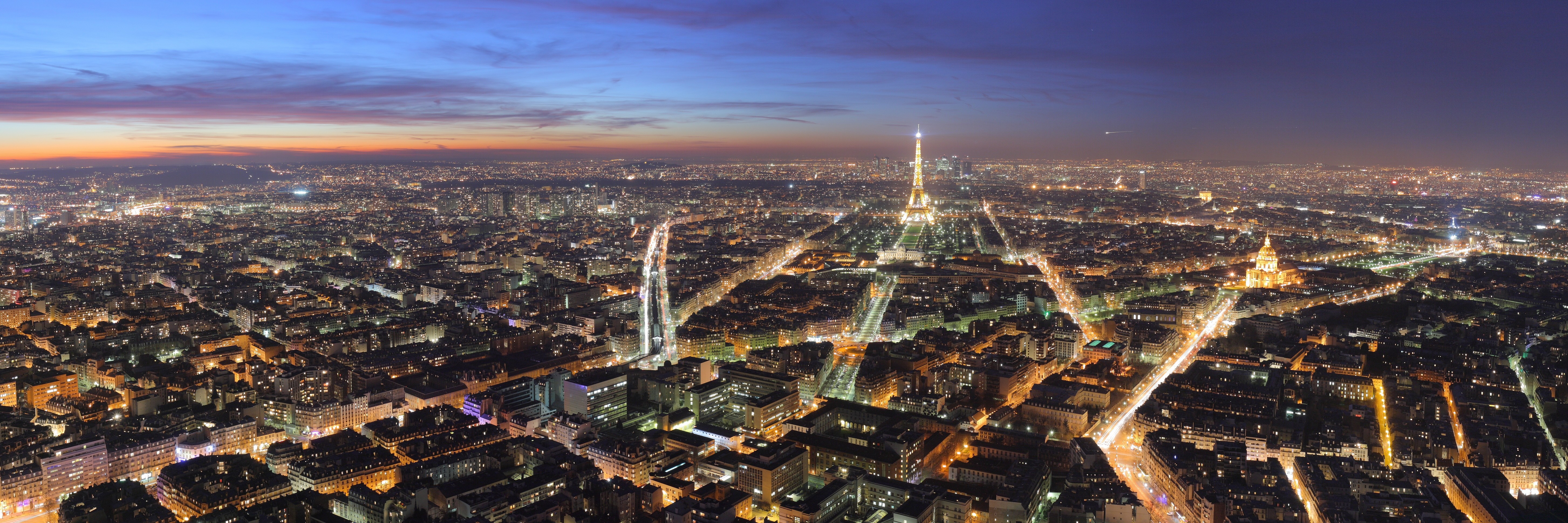 Paris cityscape at dusk with Eiffel Tower and Sacré-Cœur HD Wallpaper