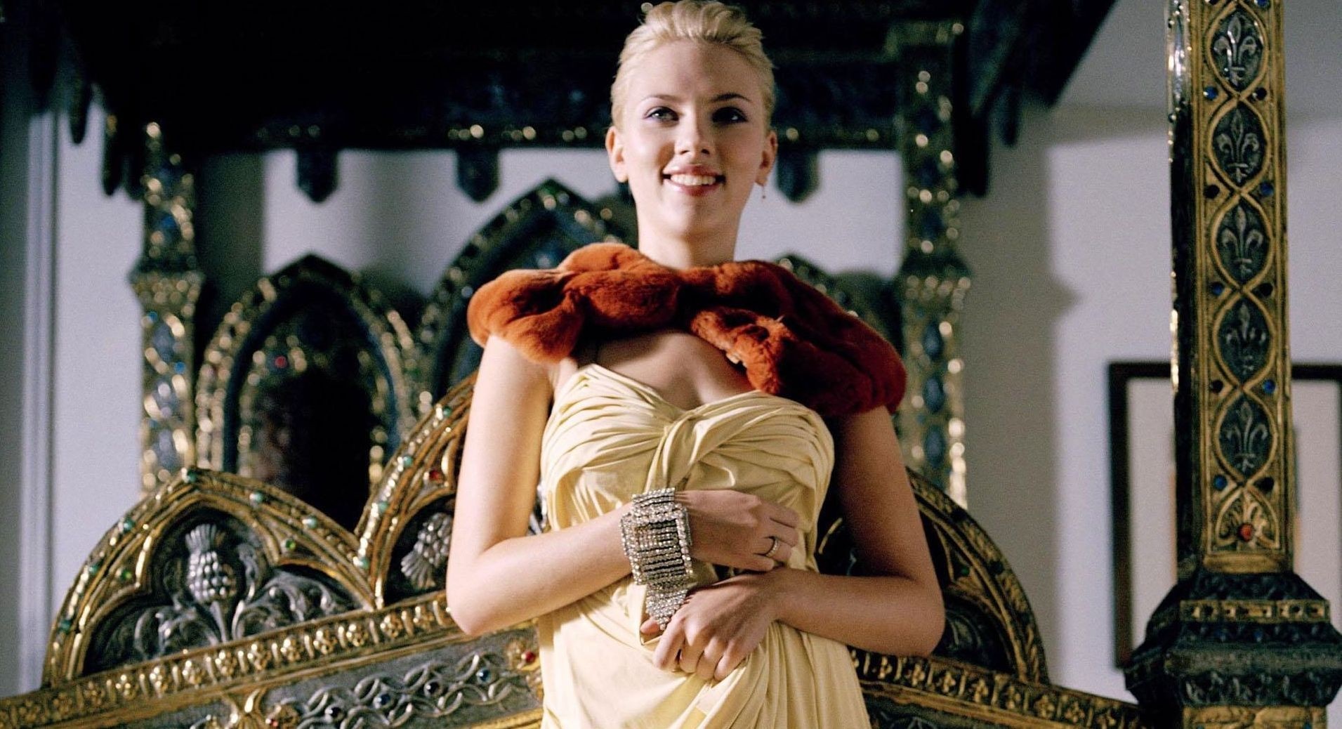 Scarlett Johansson in a yellow gown with fur stole HD Wallpaper
