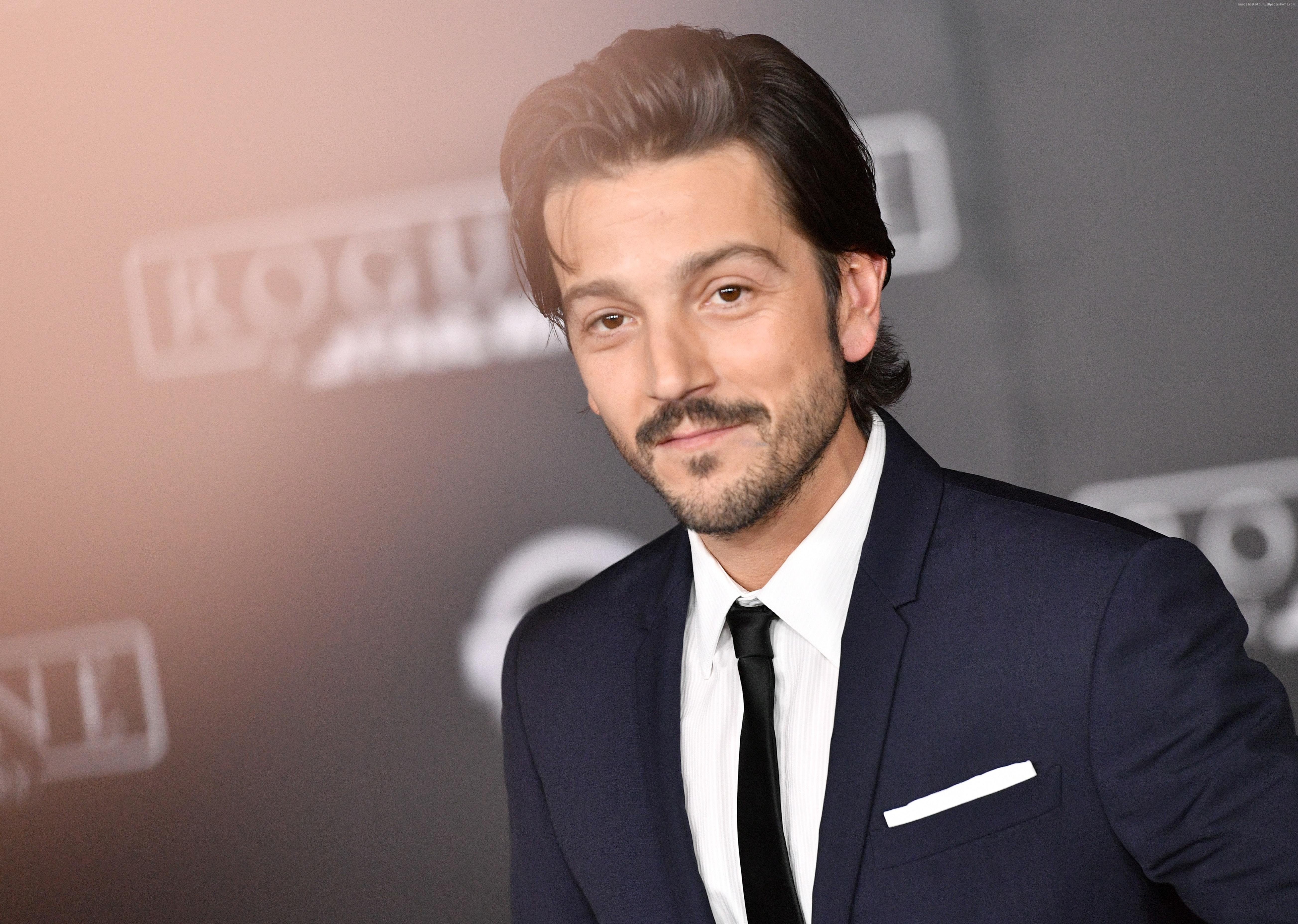 Diego Luna at Rogue One premiere HD Wallpaper