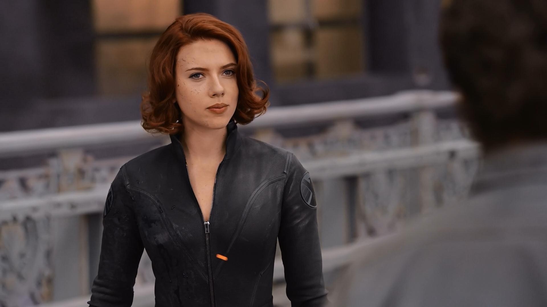 Black Widow from The Avengers in a black leather jacket HD Wallpaper