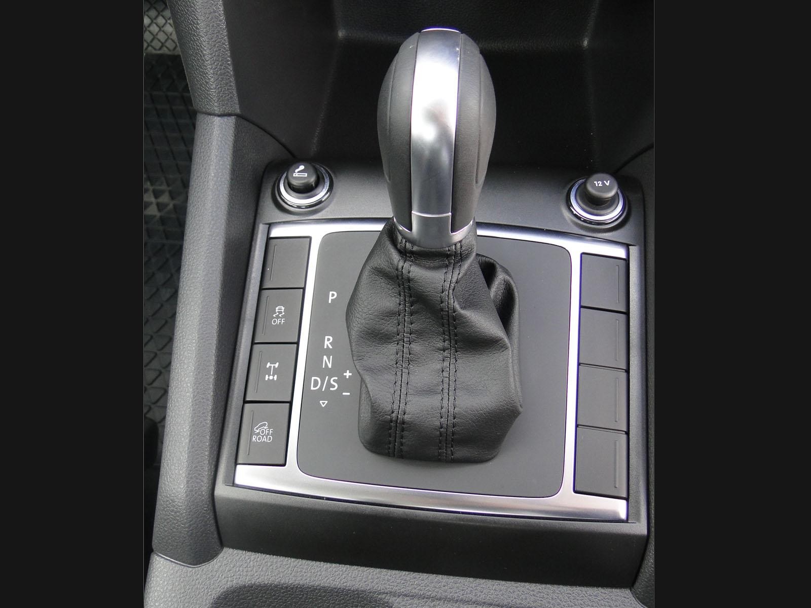 Car interior with automatic gear shifter and buttons HD Wallpaper