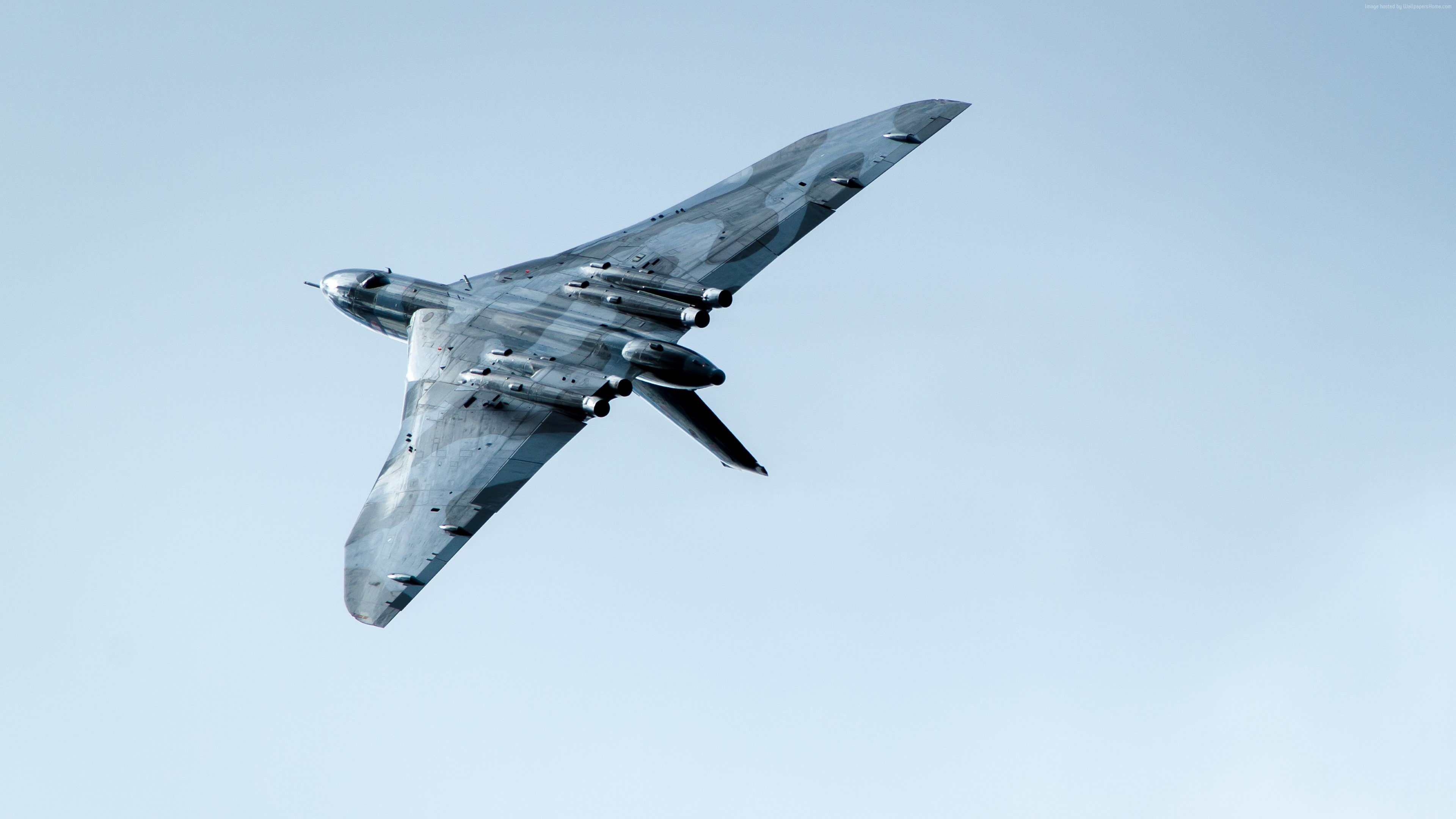 Avro Vulcan bomber of the Royal Air Force HD Wallpaper