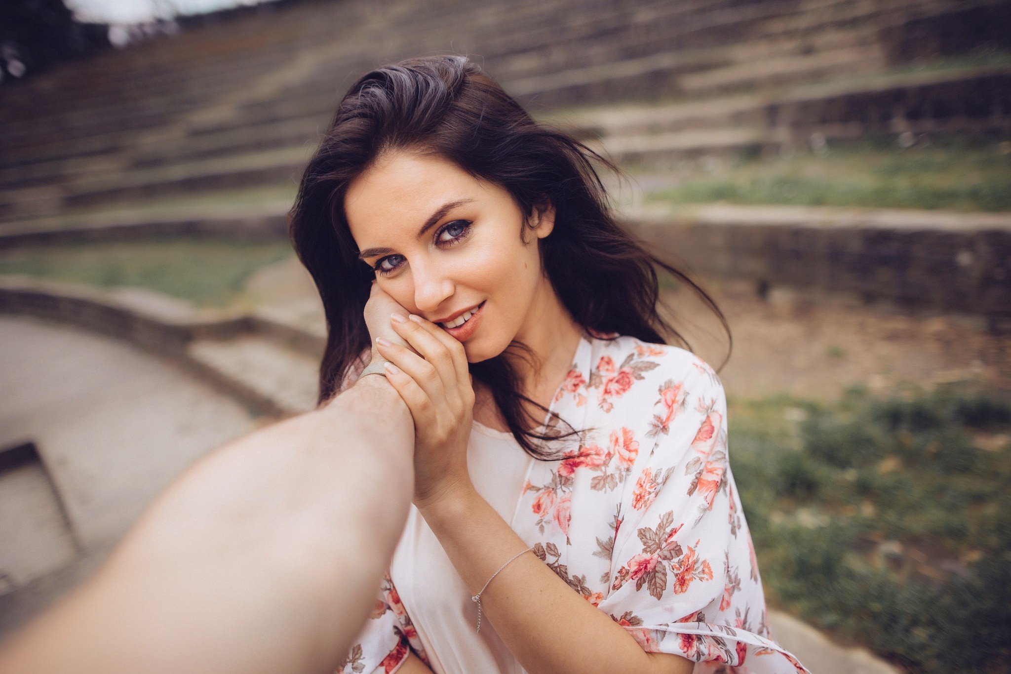 Woman in floral kimono holding a man's hand HD Wallpaper