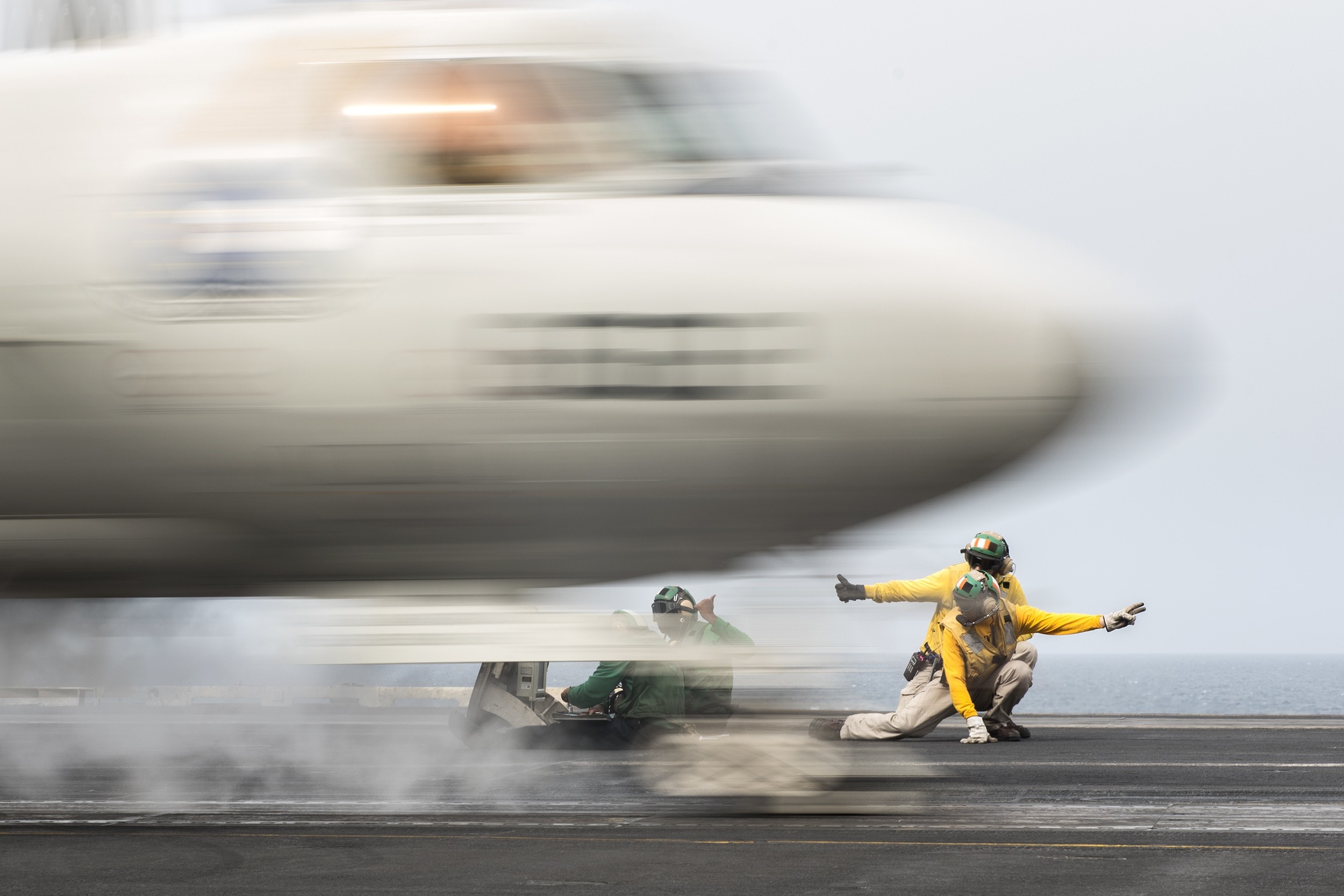 E-2 Hawkeye aircraft carrier launch with motion blur HD Wallpaper