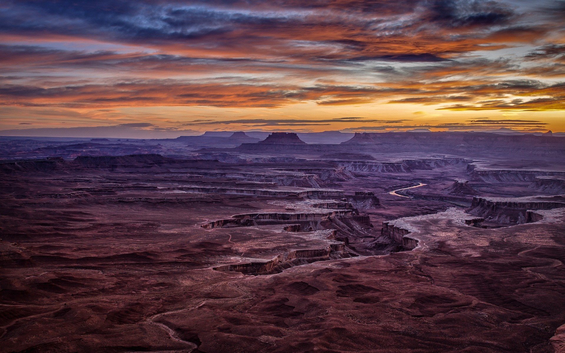 Canyonlands National Park at sunset HD Wallpaper