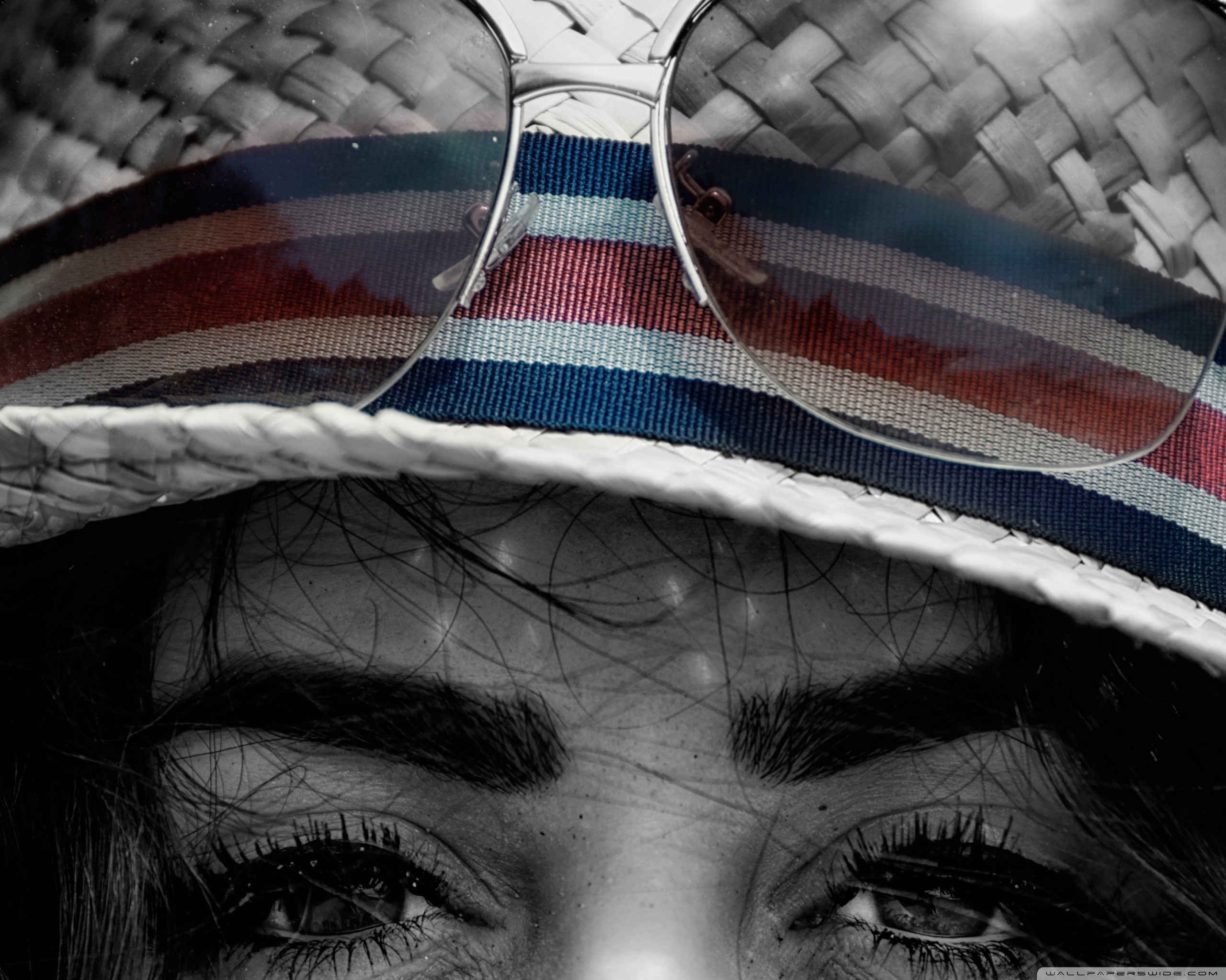 Close-up of a woman's eyes and sunglasses HD Wallpaper