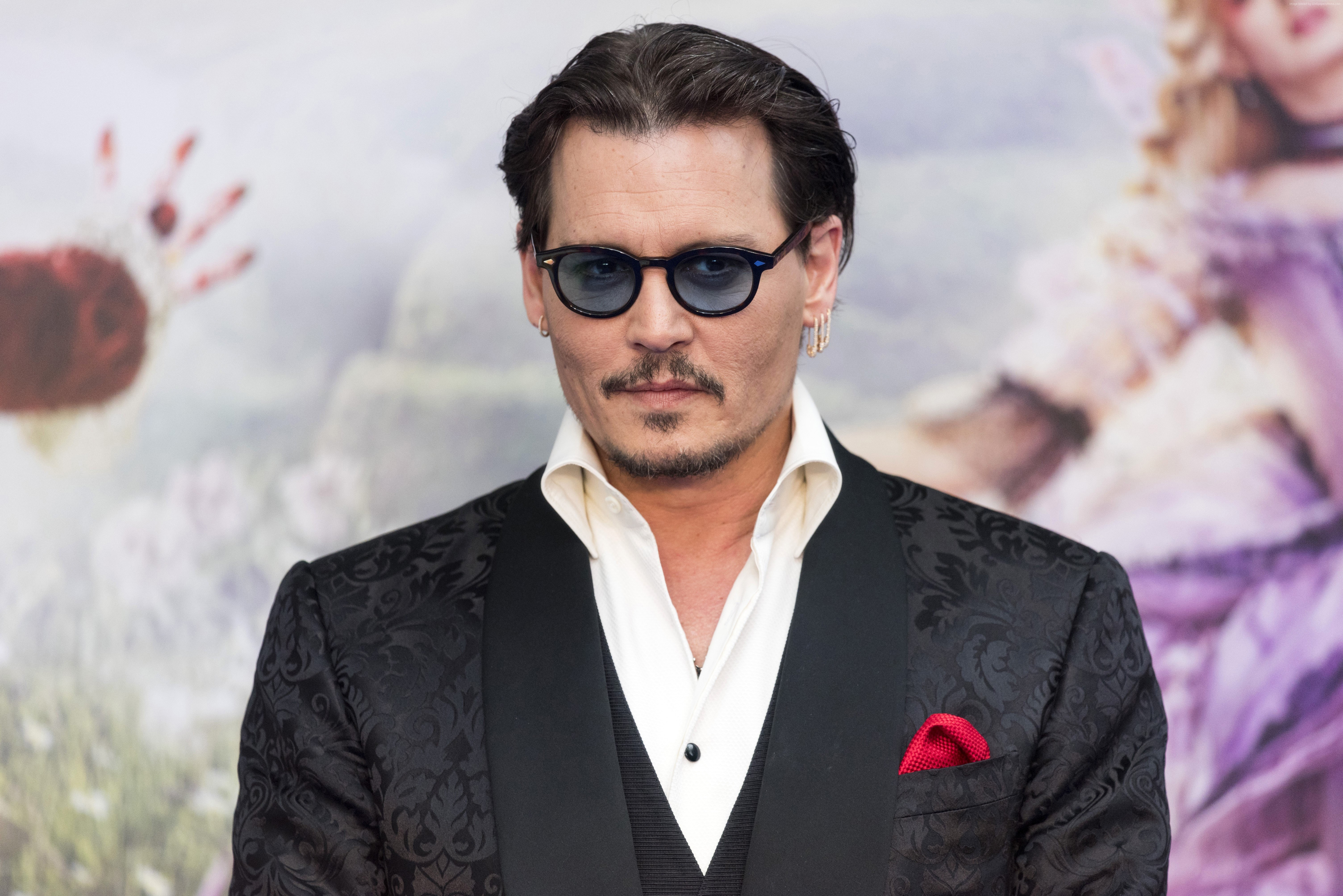Johnny Depp wearing sunglasses and a suit HD Wallpaper