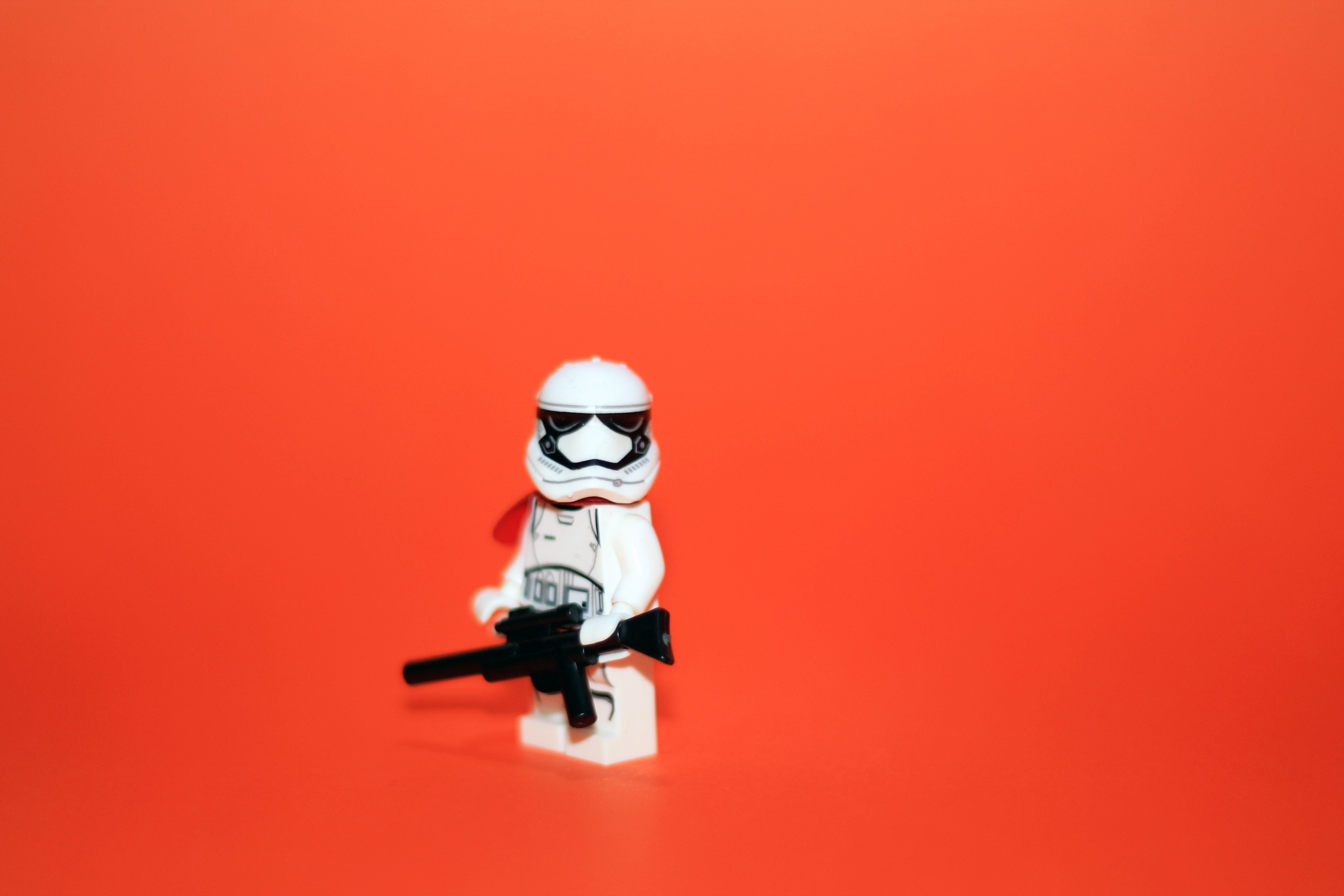Stormtrooper from Star Wars holding a blaster HD Wallpaper
