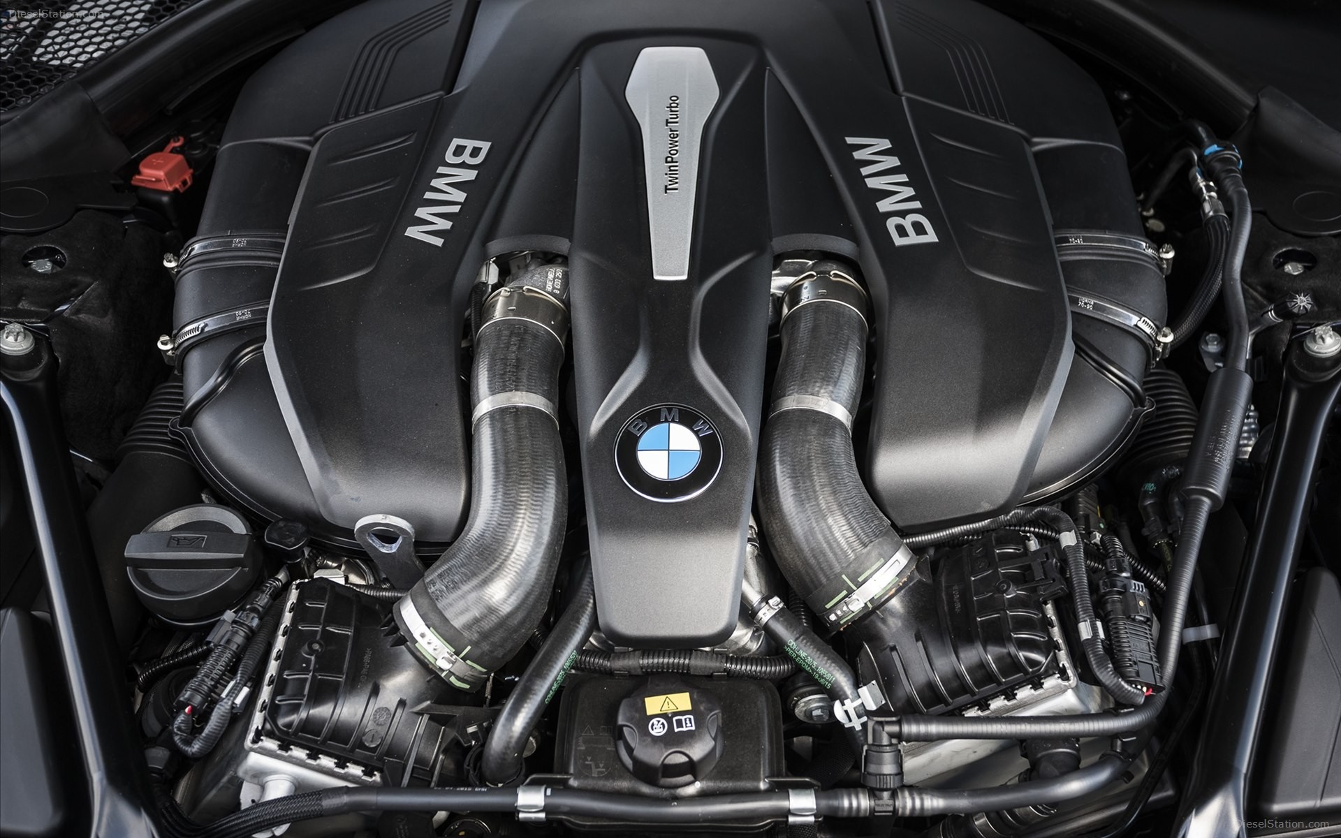 BMW TwinPower Turbo engine HD Wallpaper