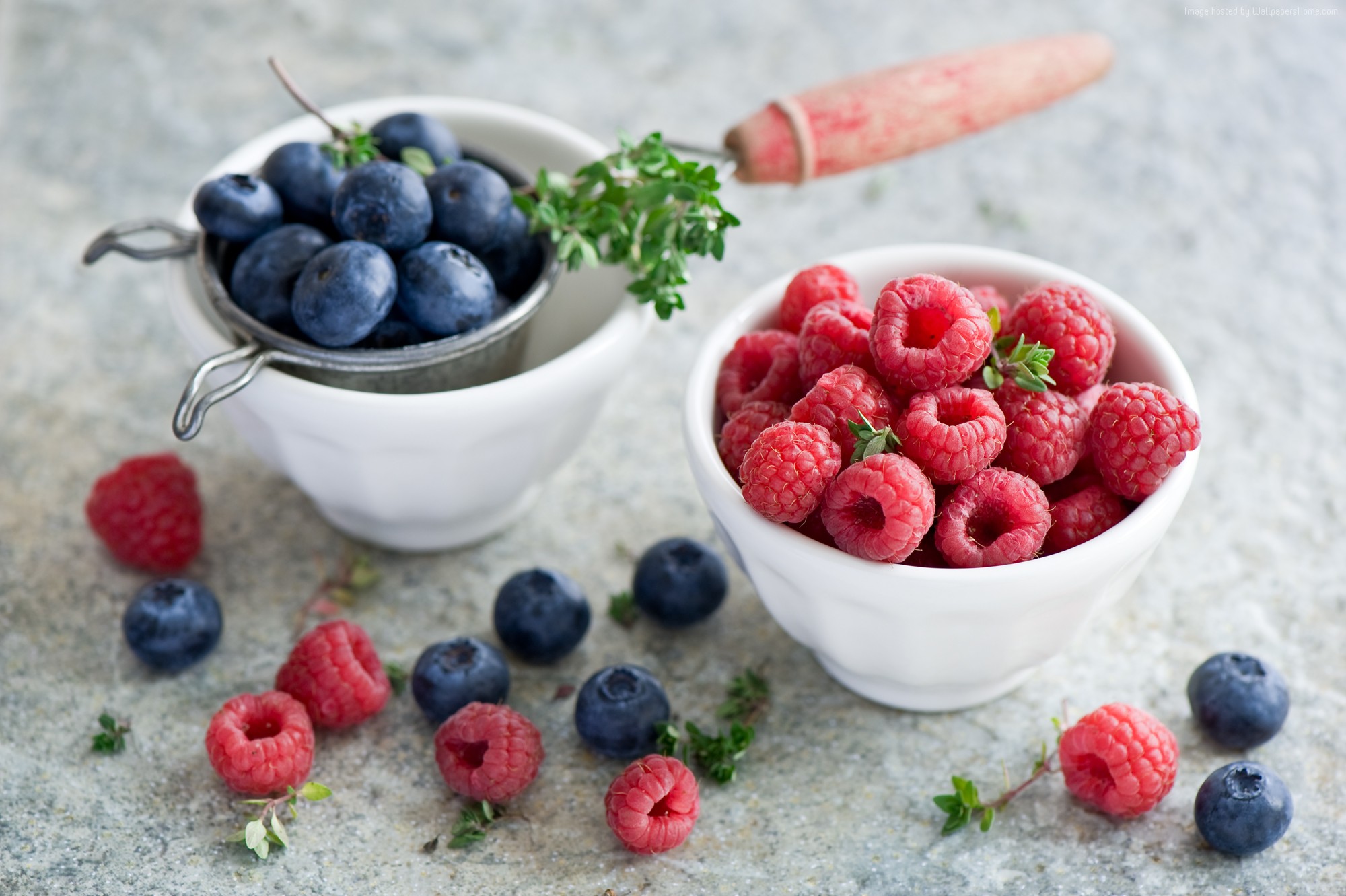 Blueberries and raspberries in bowls HD Wallpaper