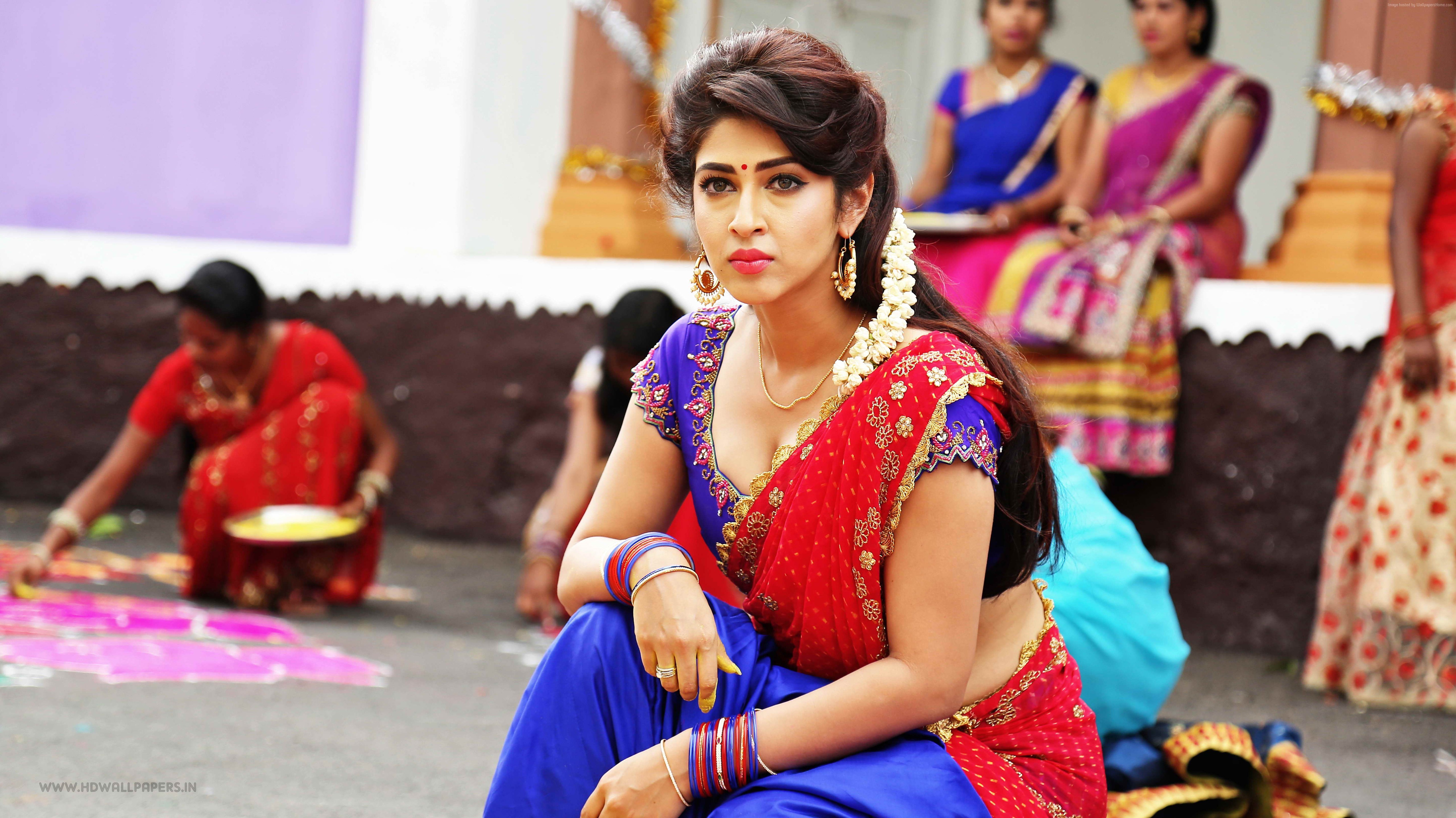Sonarika Bhadoria in traditional Indian attire HD Wallpaper