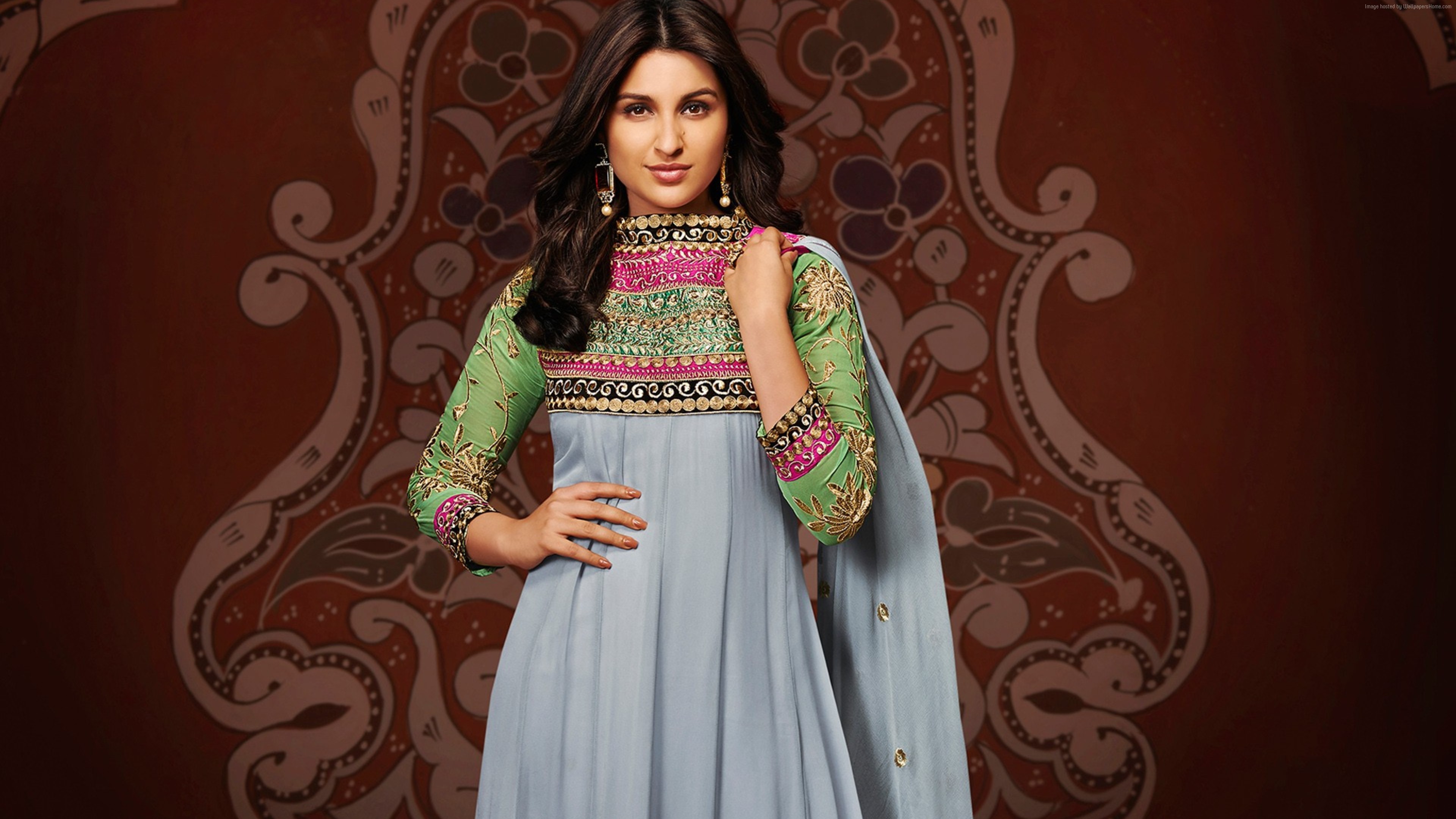 Parineeti Chopra in traditional Indian attire HD Wallpaper