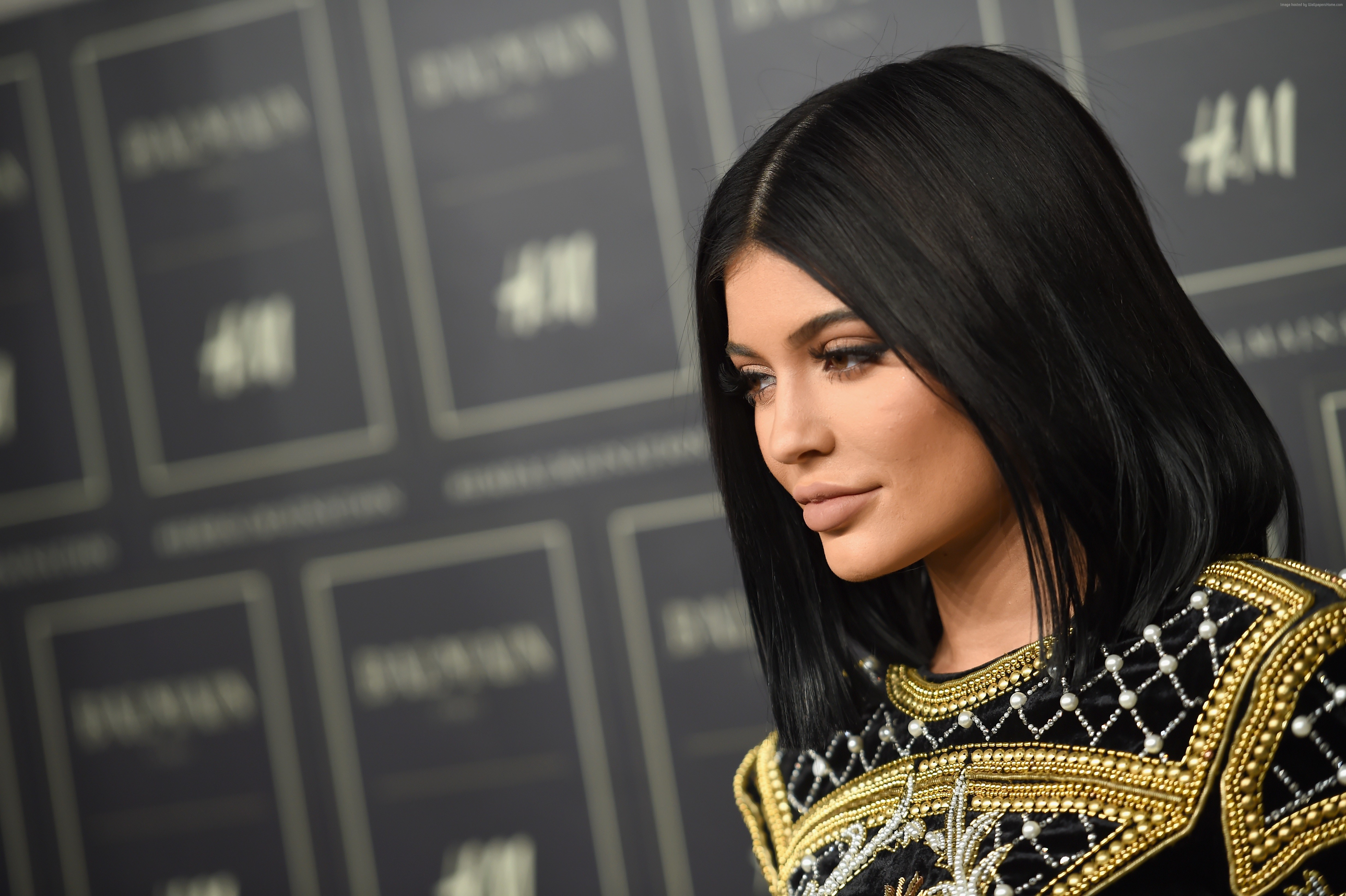 Kylie Jenner at Balmain x H&M event HD Wallpaper