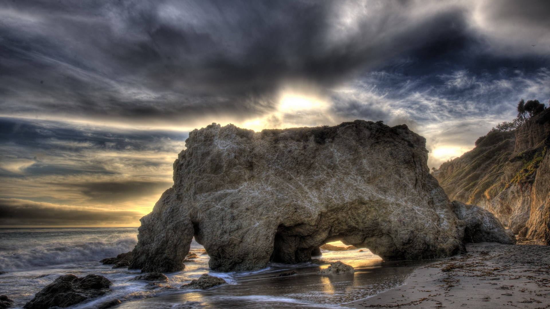 El Matador State Beach Rock Arch at Sunset HD Wallpaper