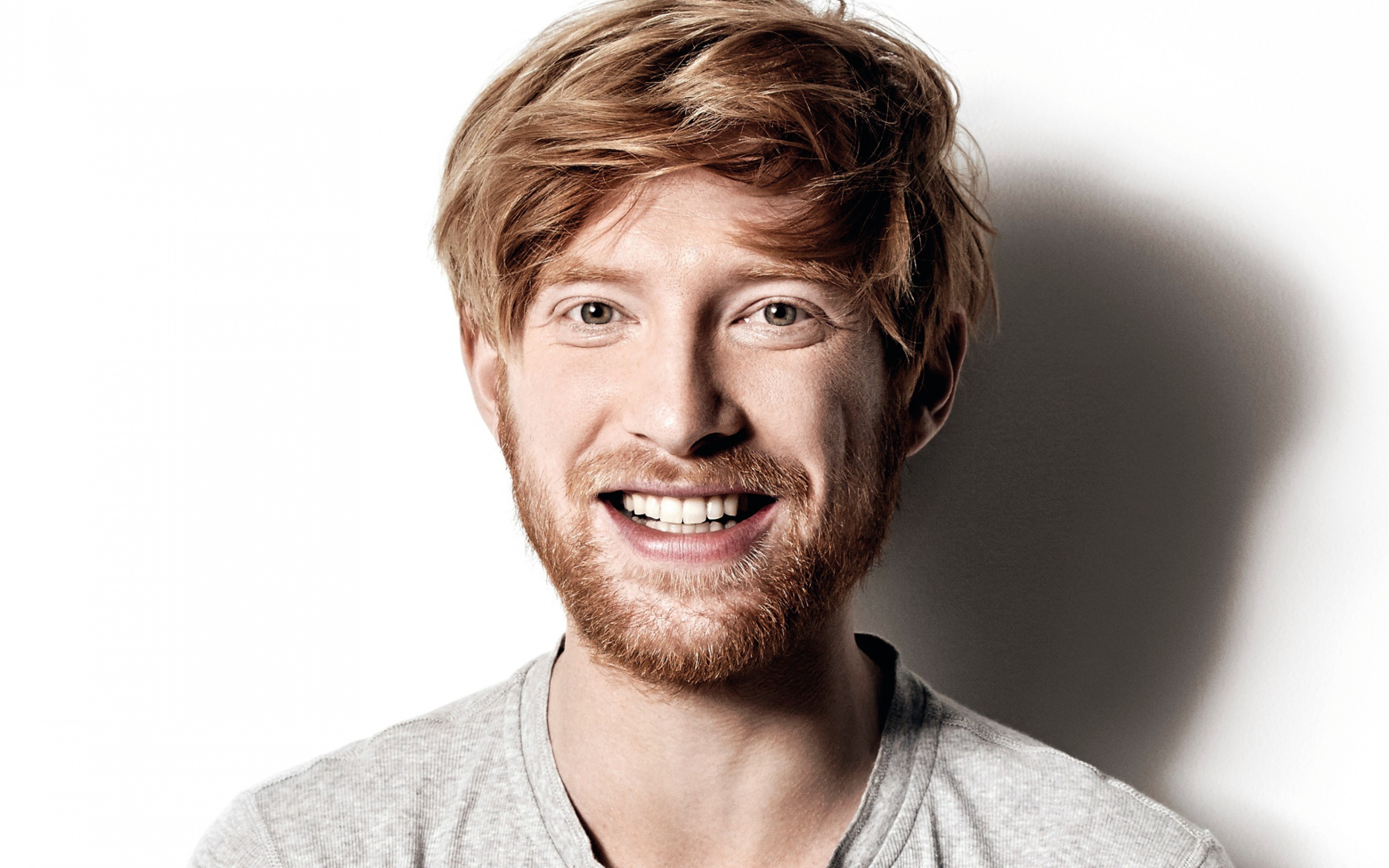 Domhnall Gleeson in 4K HD Wallpaper