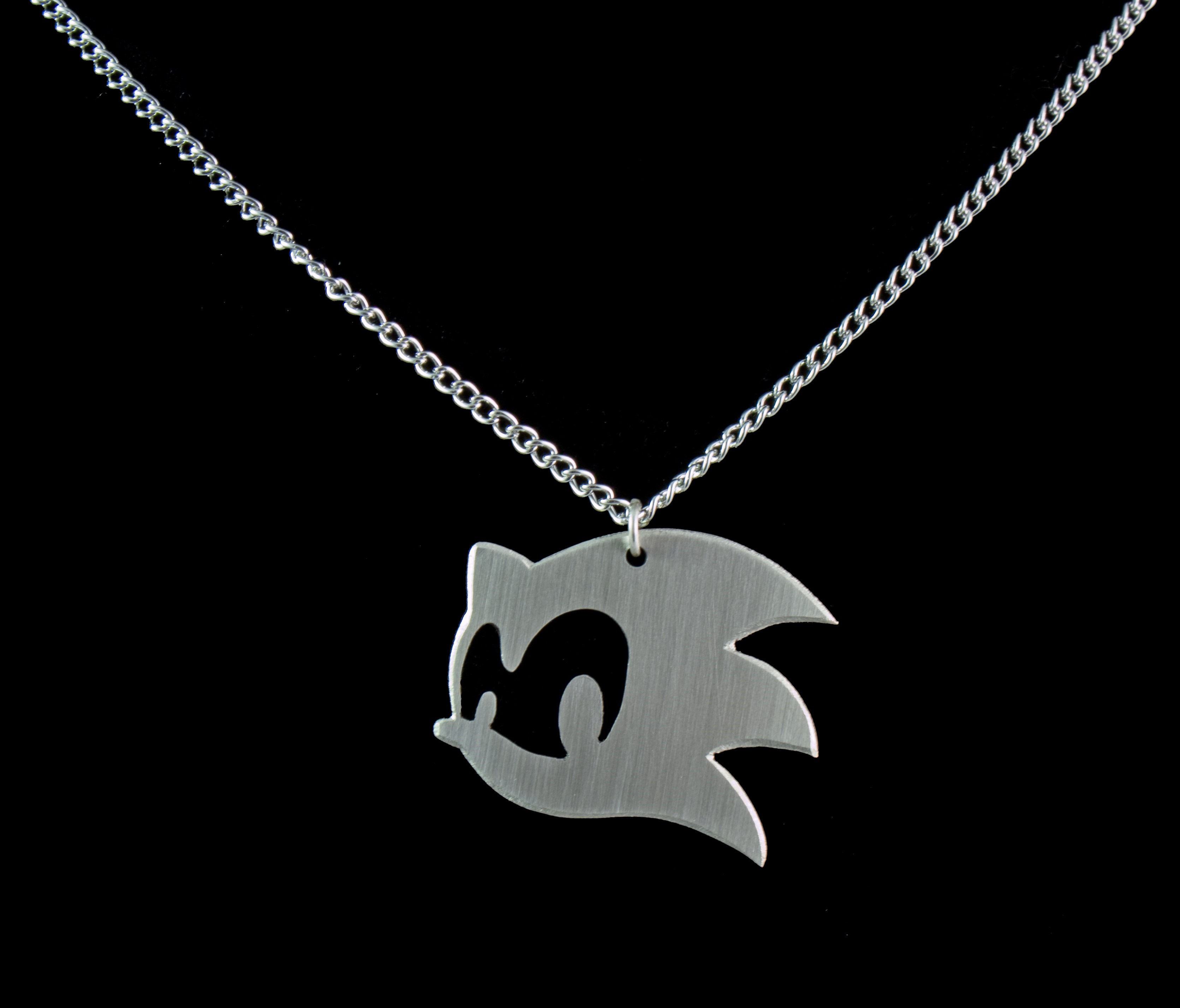 Sonic the Hedgehog pendant necklace HD Wallpaper