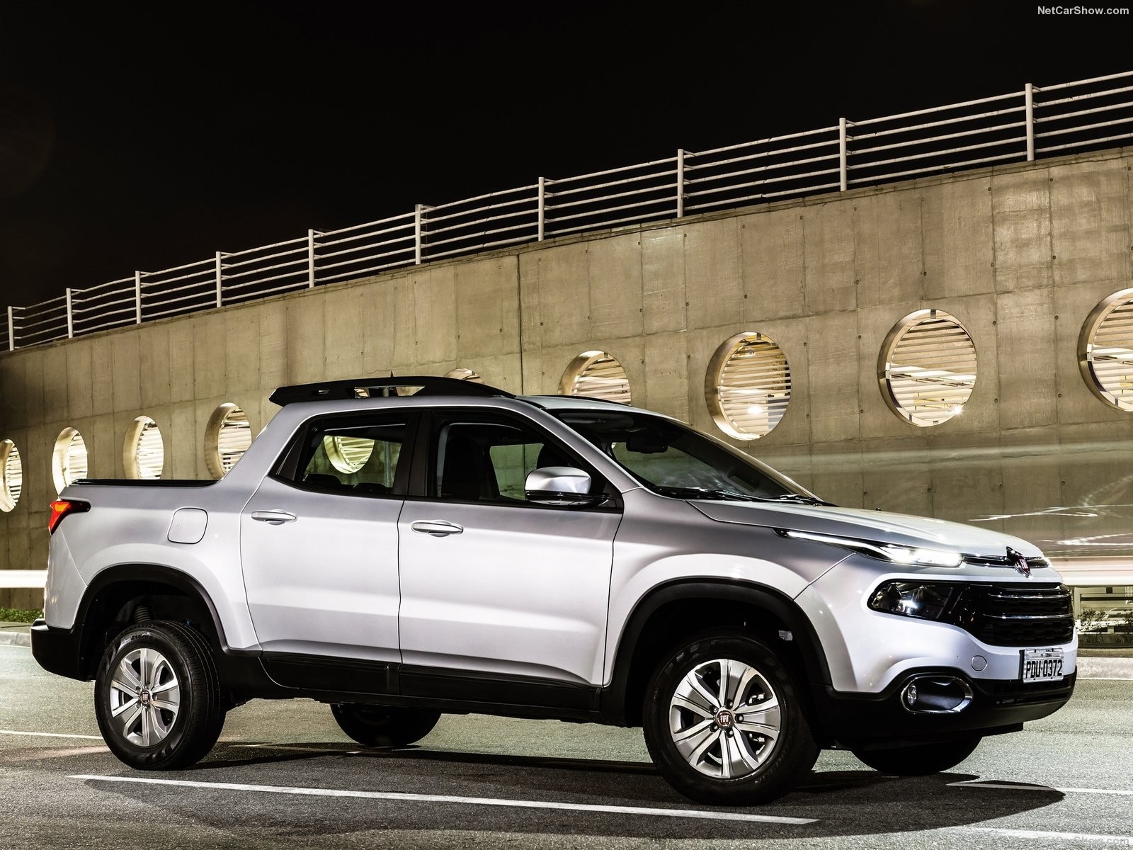 Silver Fiat Toro pickup truck parked at night HD Wallpaper