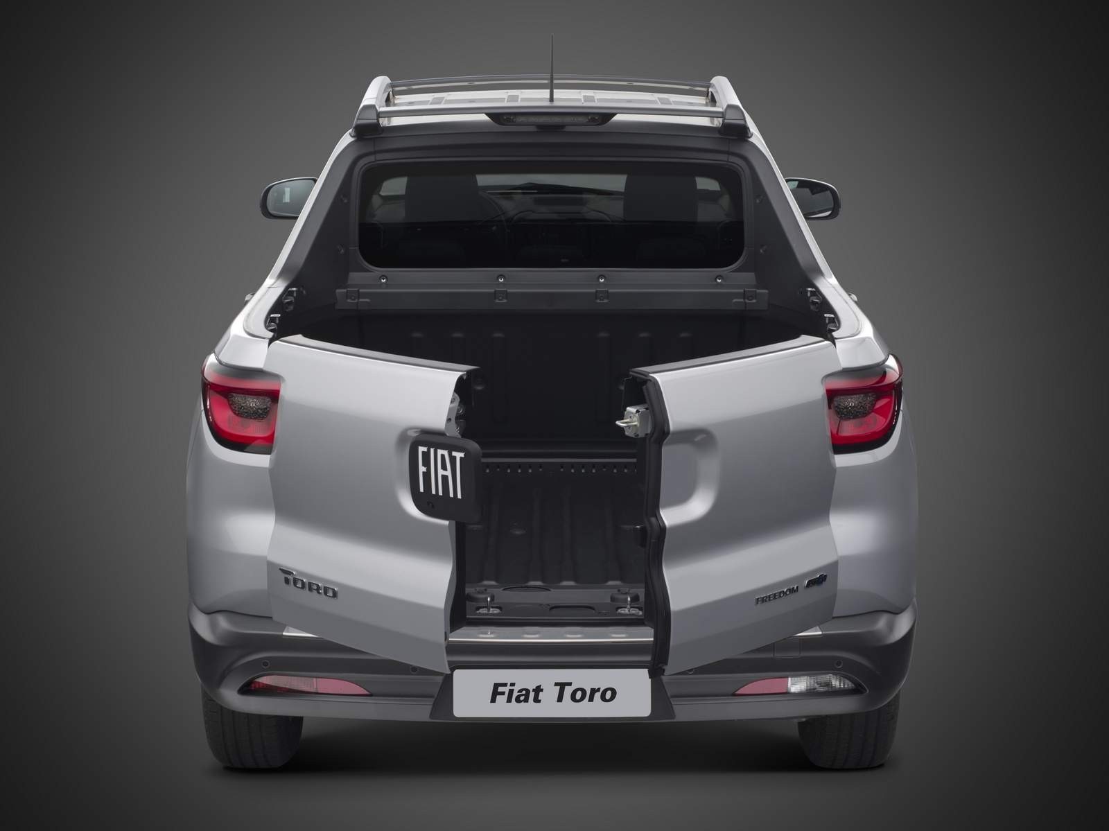 Fiat Toro pickup truck rear view HD Wallpaper