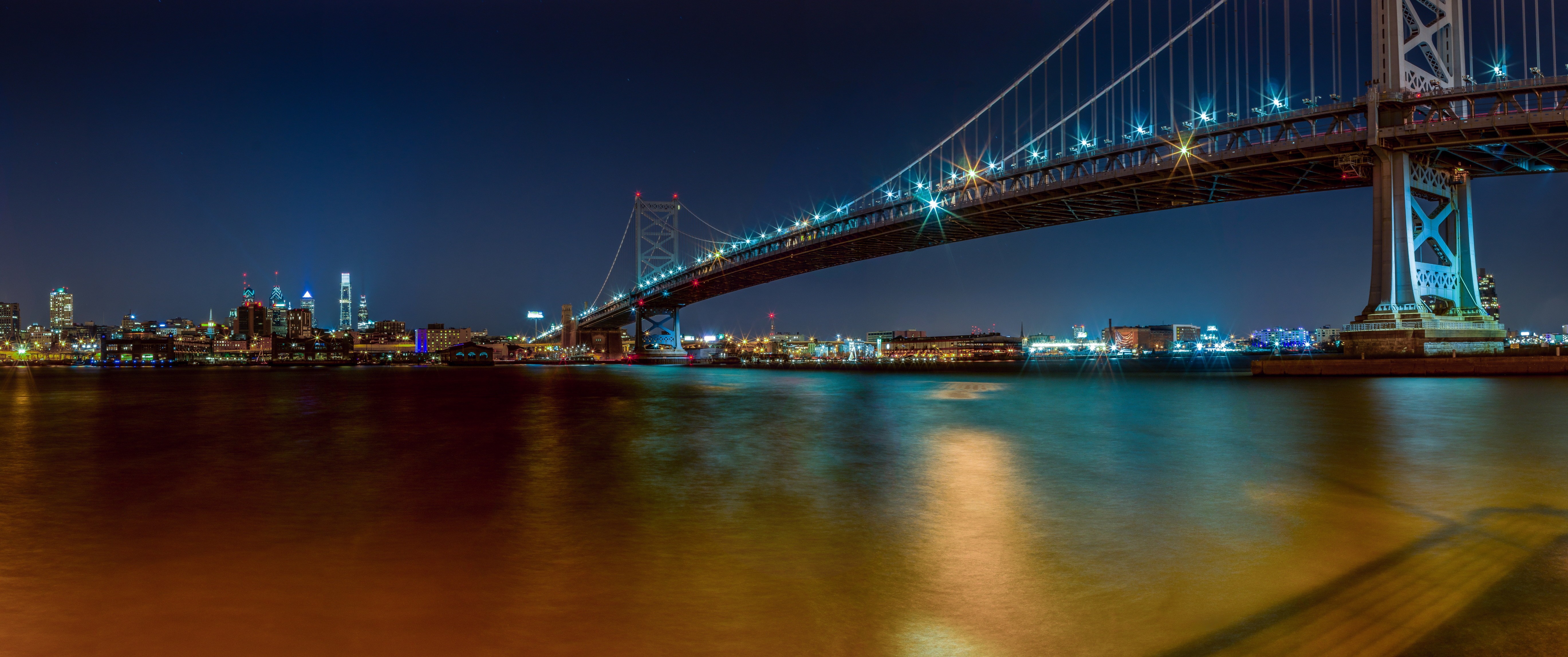Benjamin Franklin Bridge at night with Philadelphia skyline HD Wallpaper