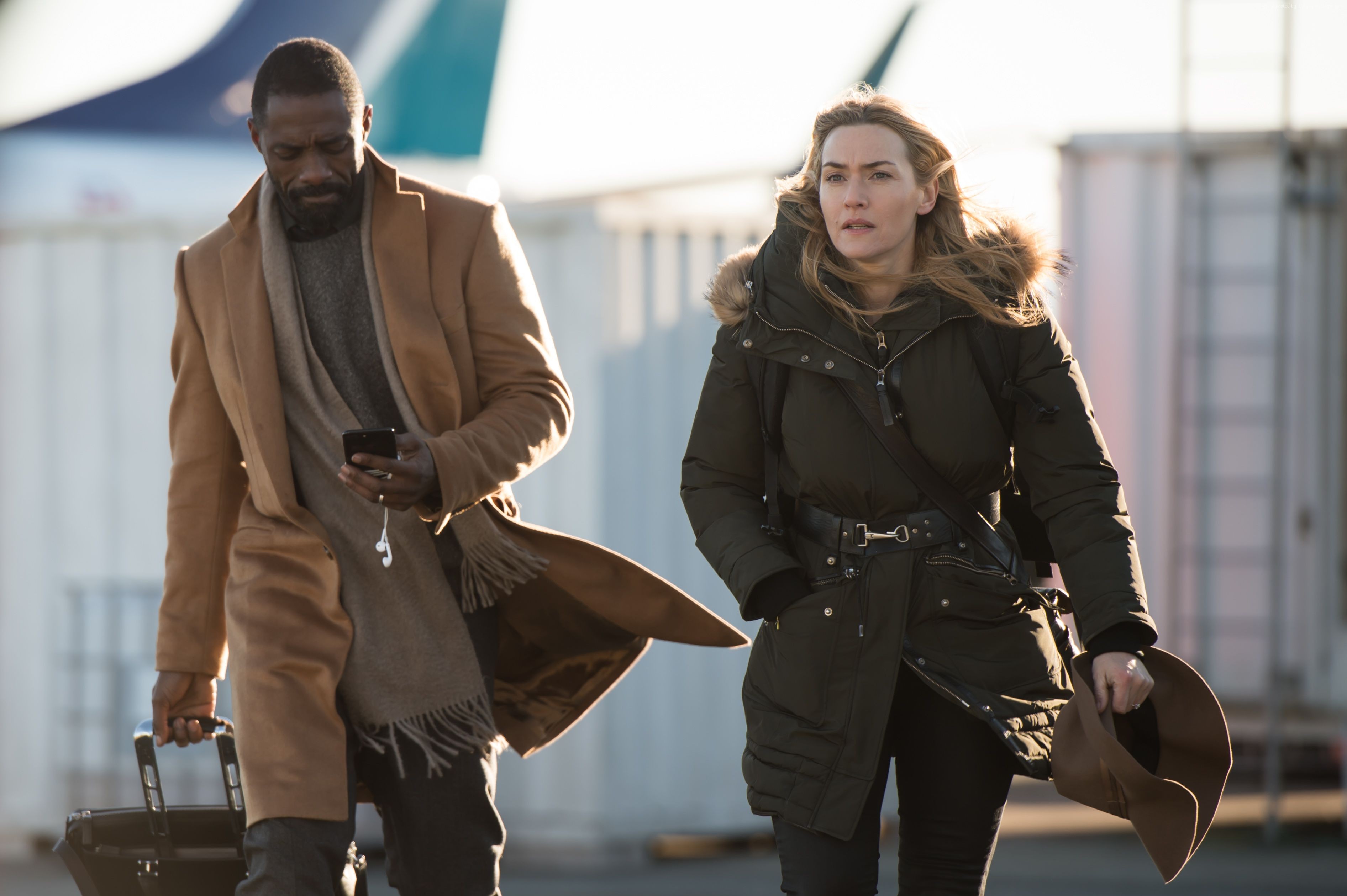 Idris Elba and Kate Winslet from The Mountain Between Us 4K HD Wallpaper