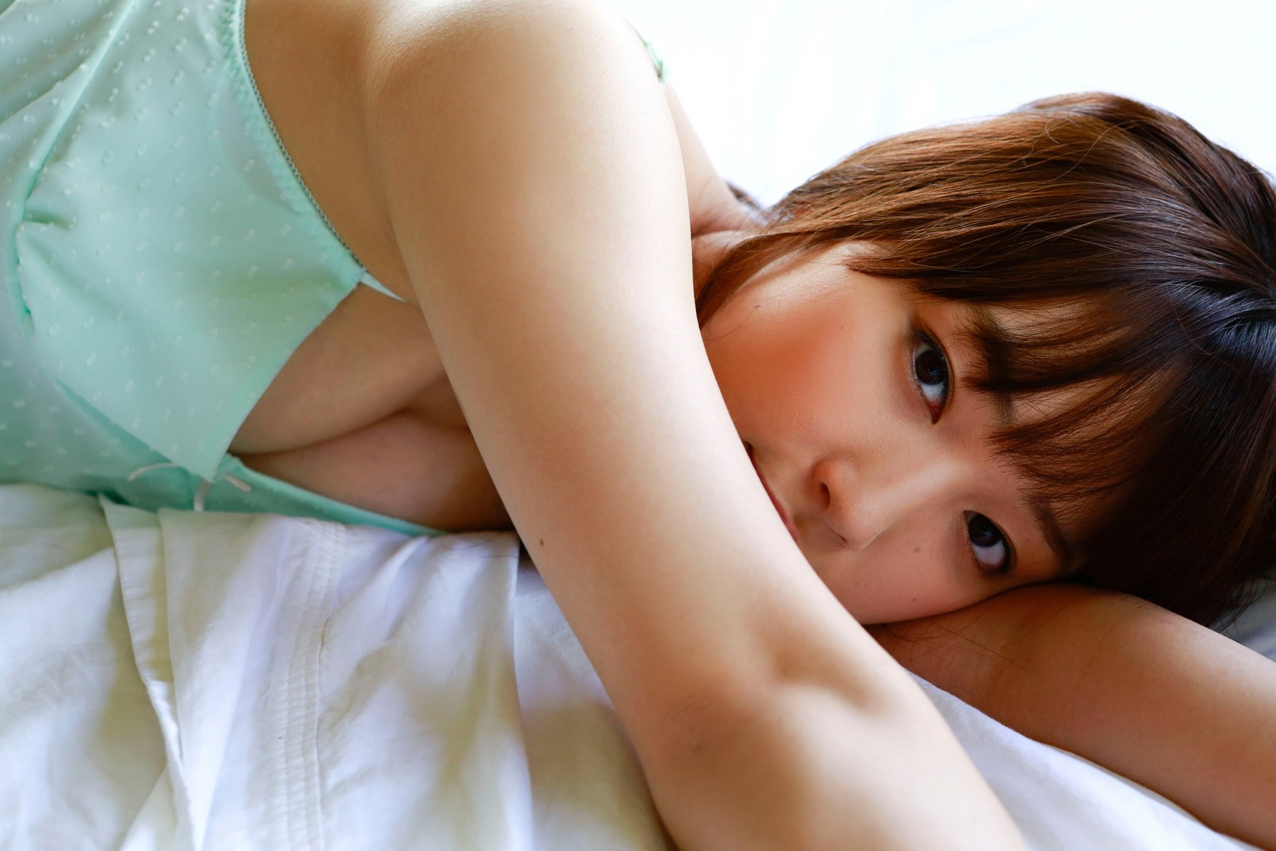 Morning Musume Mizuki Fukumura Relaxing Indoors HD Wallpaper