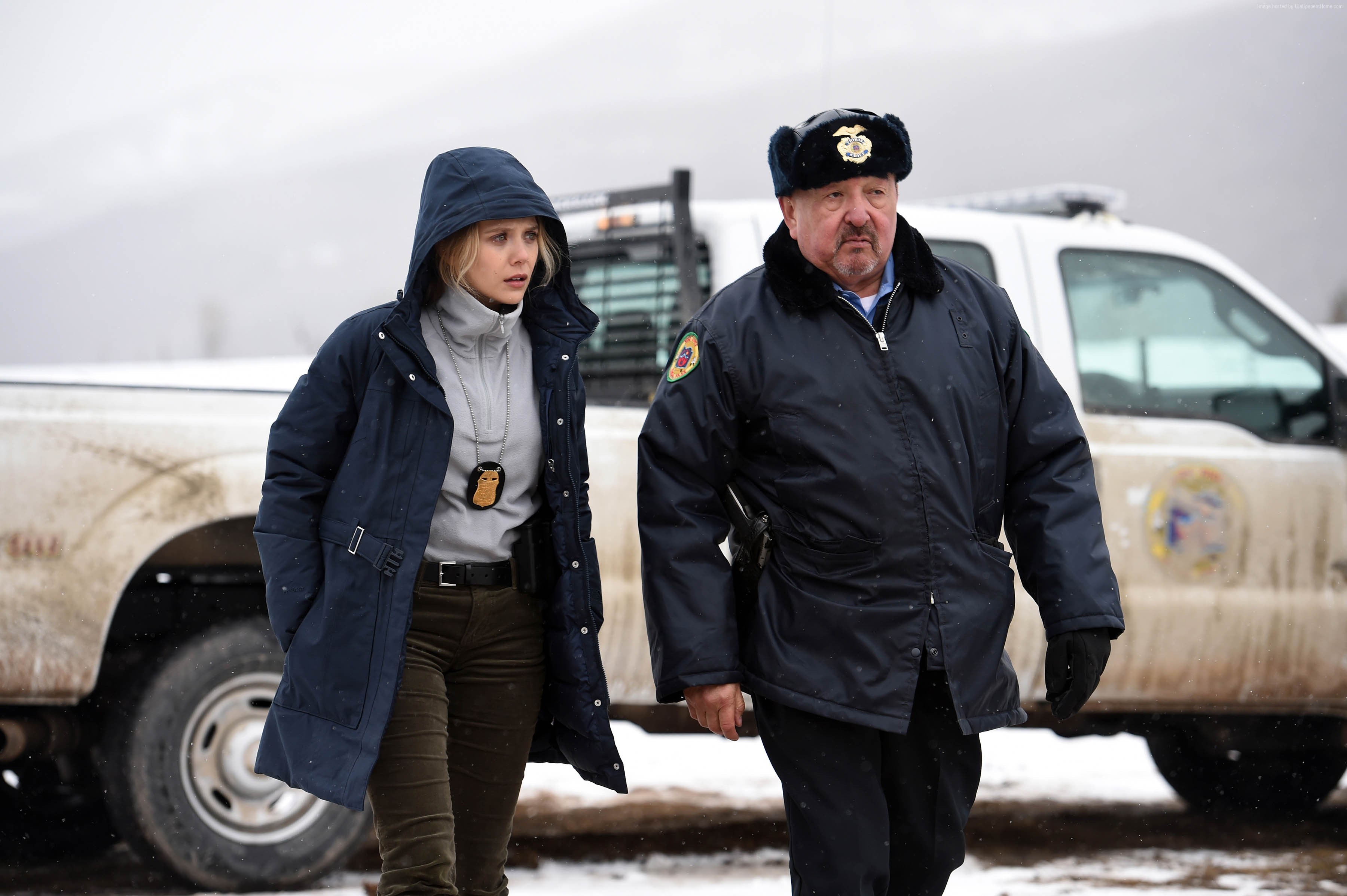 Elizabeth Olsen and Graham Greene in Wind River HD Wallpaper