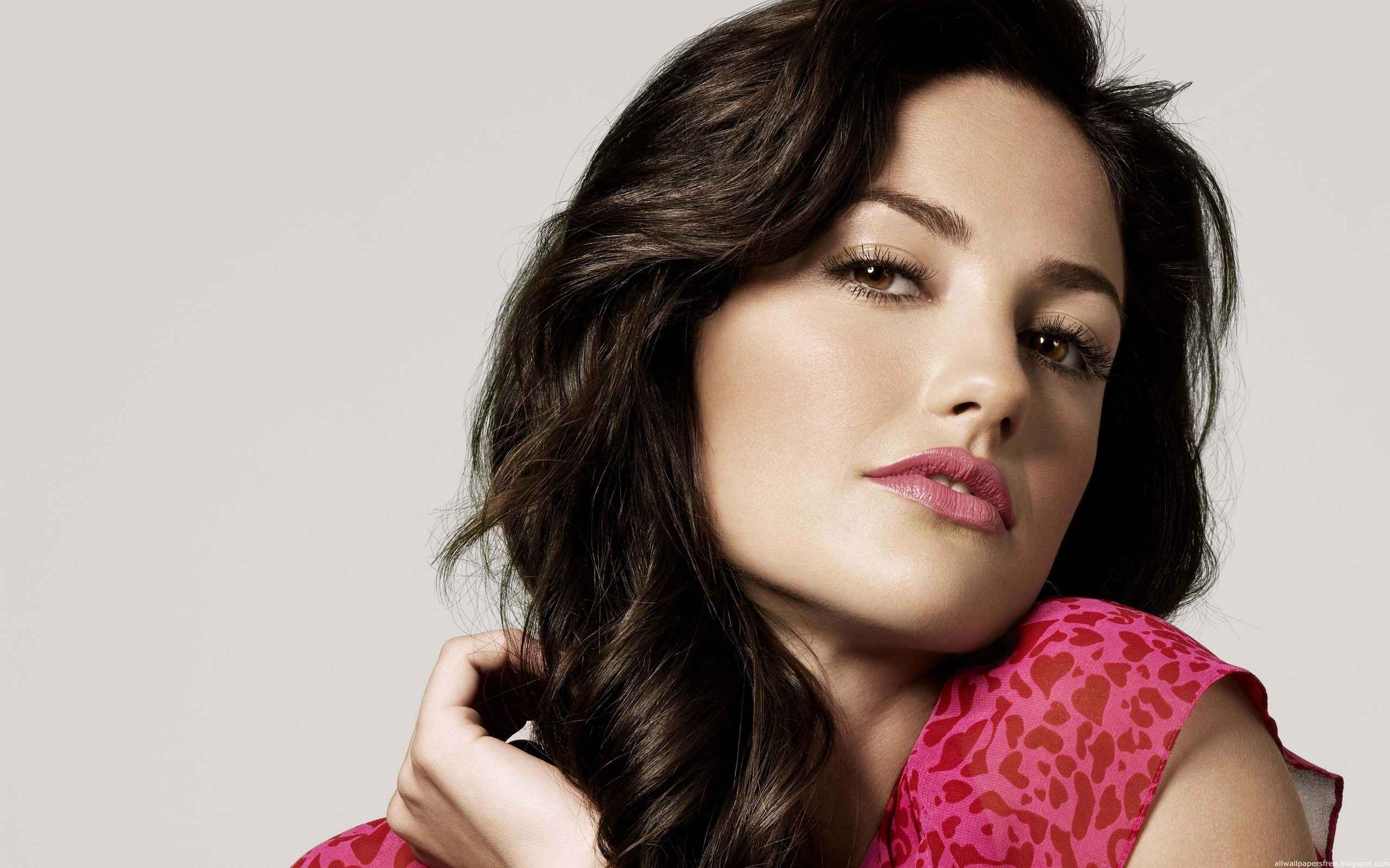 Minka Kelly portrait close-up HD Wallpaper