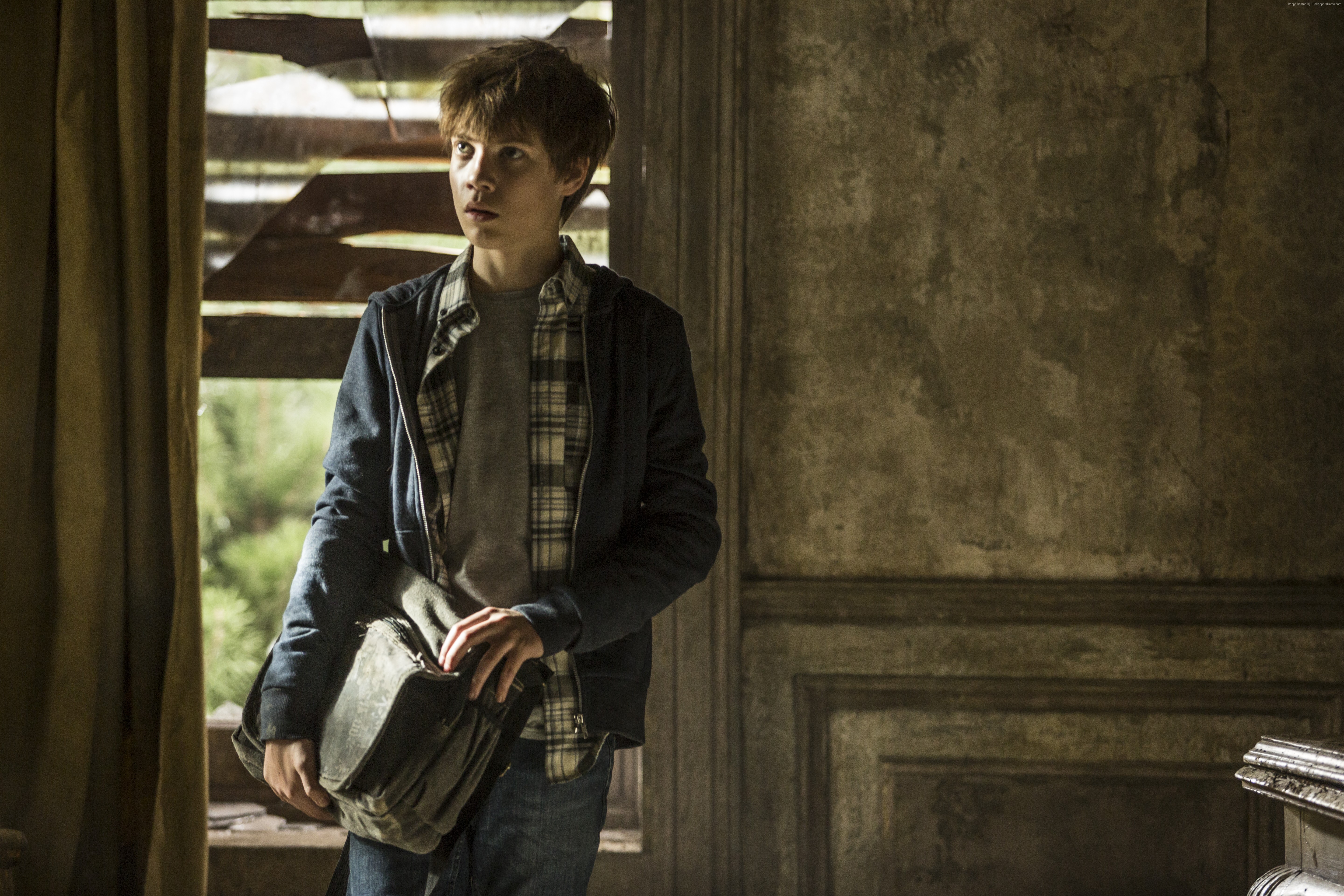 Nicholas Hamilton from The Dark Tower HD Wallpaper
