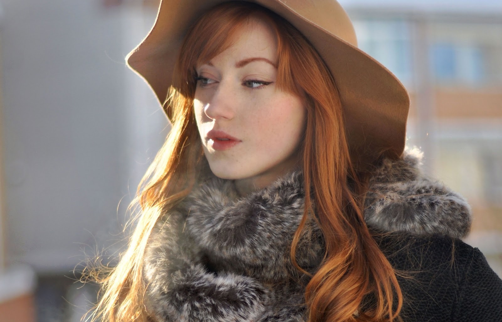 Woman with red hair wearing a hat and fur collar HD Wallpaper