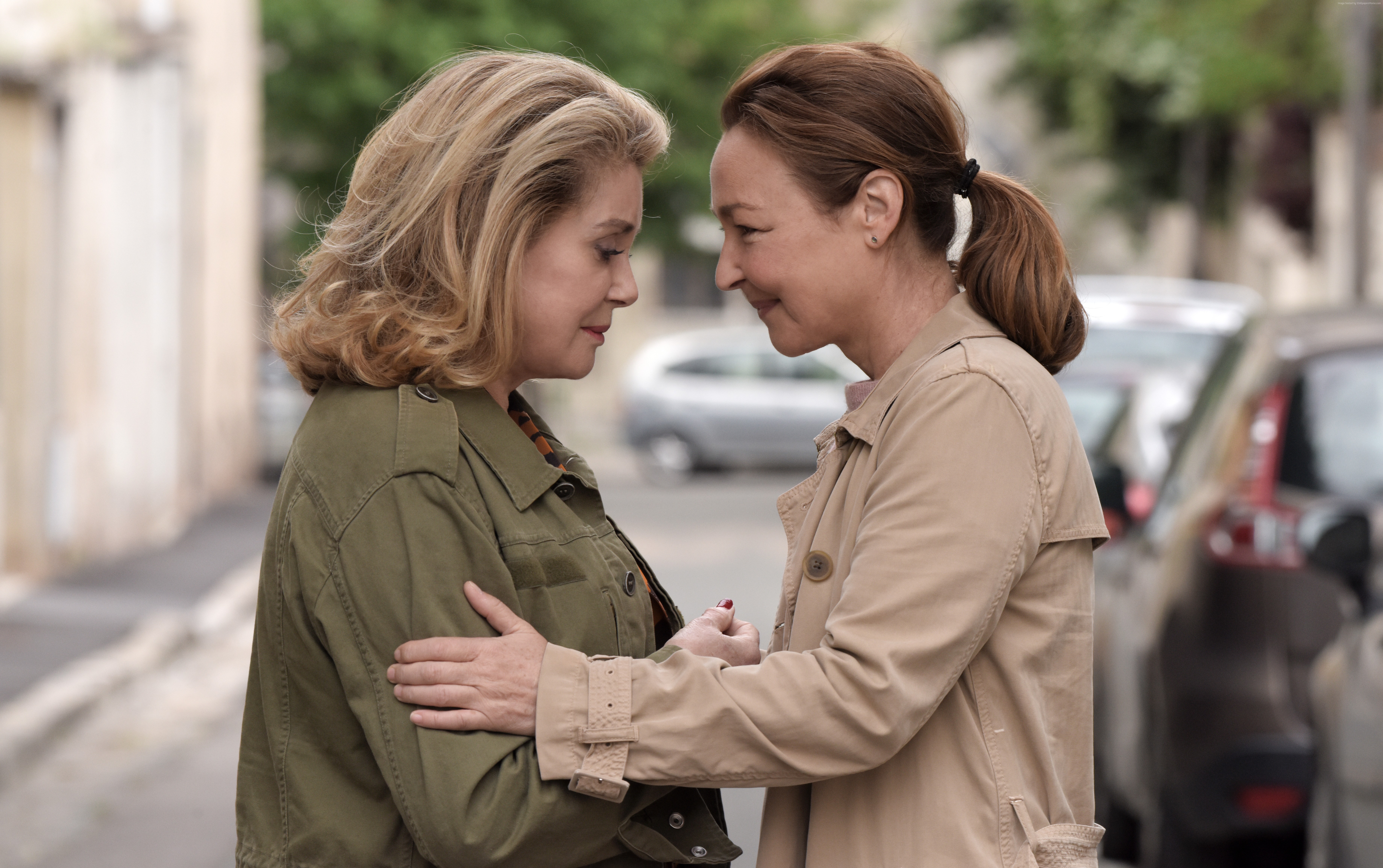 Catherine Deneuve and Catherine Frot HD Wallpaper