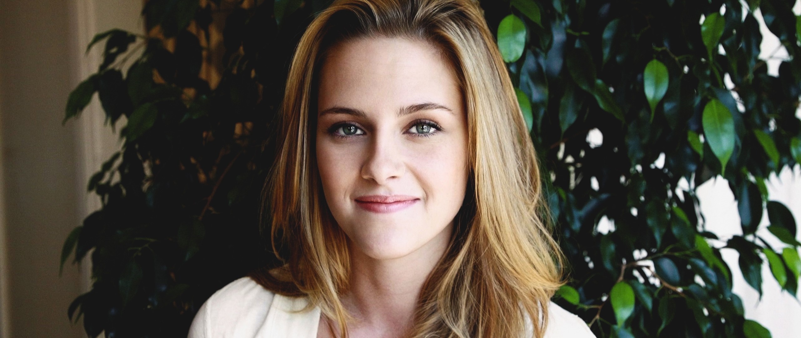 Kristen Stewart portrait with blonde hair HD Wallpaper