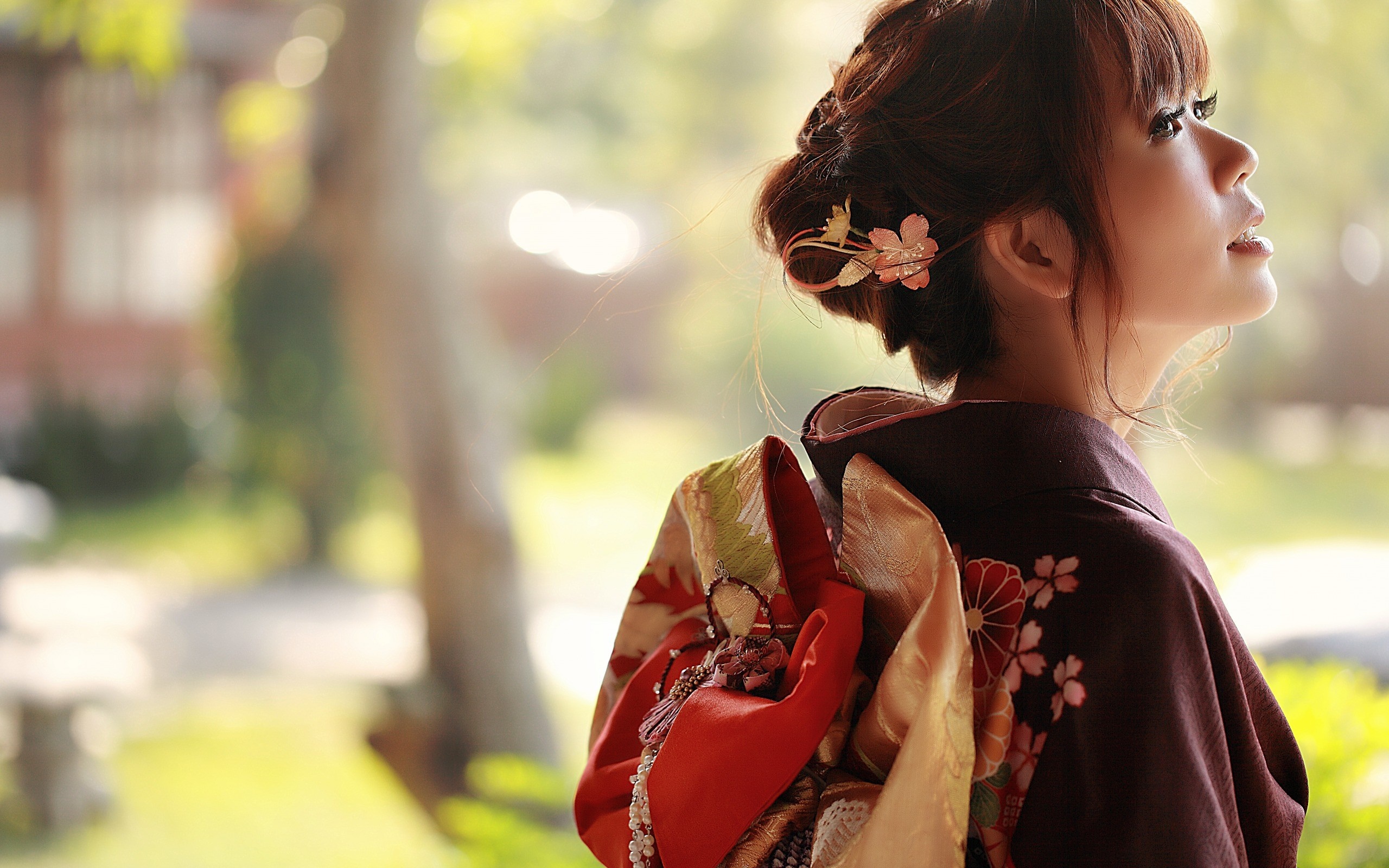 Woman in Kimono with Flower Hair Accessory HD Wallpaper
