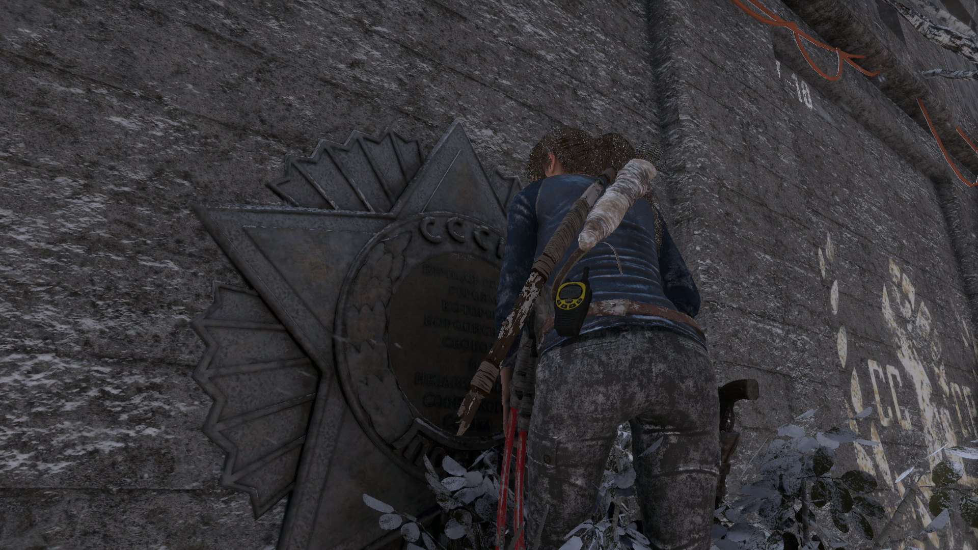 Lara Croft from Rise of the Tomb Raider examining a Soviet star emblem HD Wallpaper