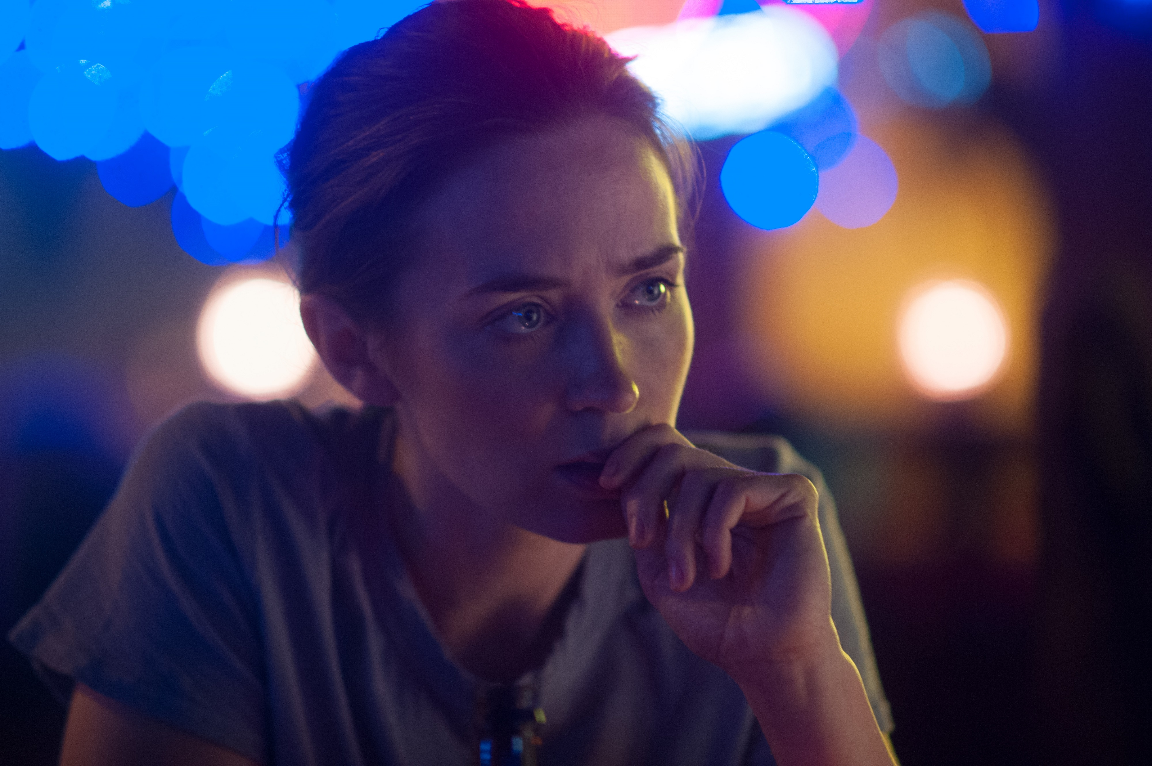 Emily Blunt in Sicario HD Wallpaper