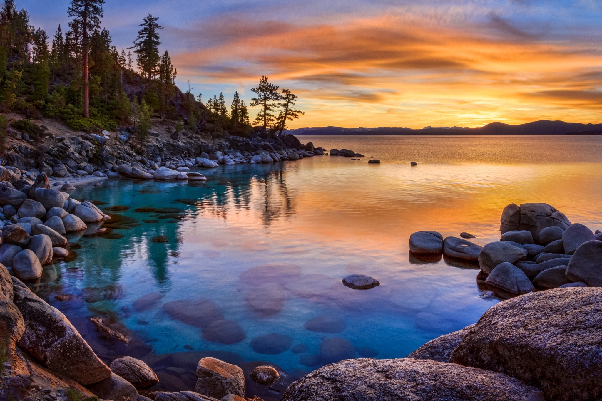 Lake Tahoe at Sunset with Rocky Shoreline HD Wallpaper