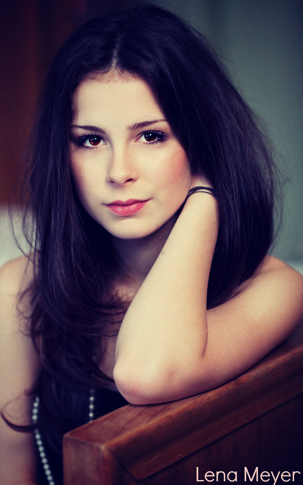 Lena Meyer Landrut portrait HD Wallpaper