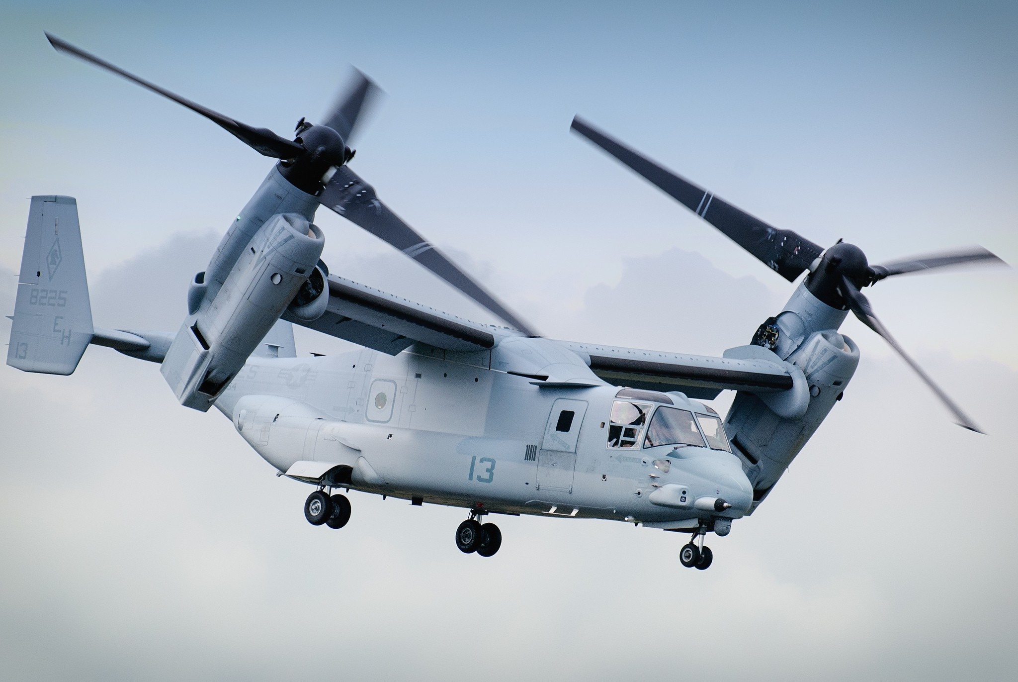 Bell Boeing V-22 Osprey military aircraft in flight HD Wallpaper