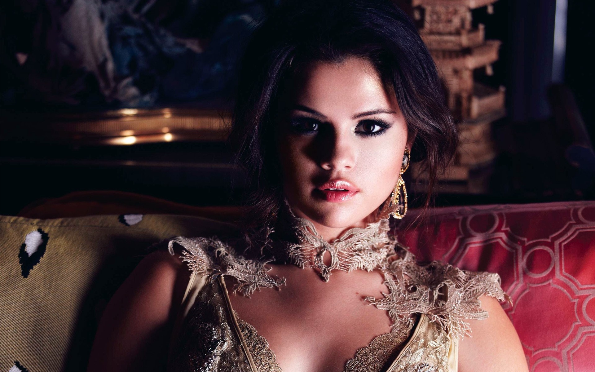 Selena Gomez in a glamorous photoshoot HD Wallpaper