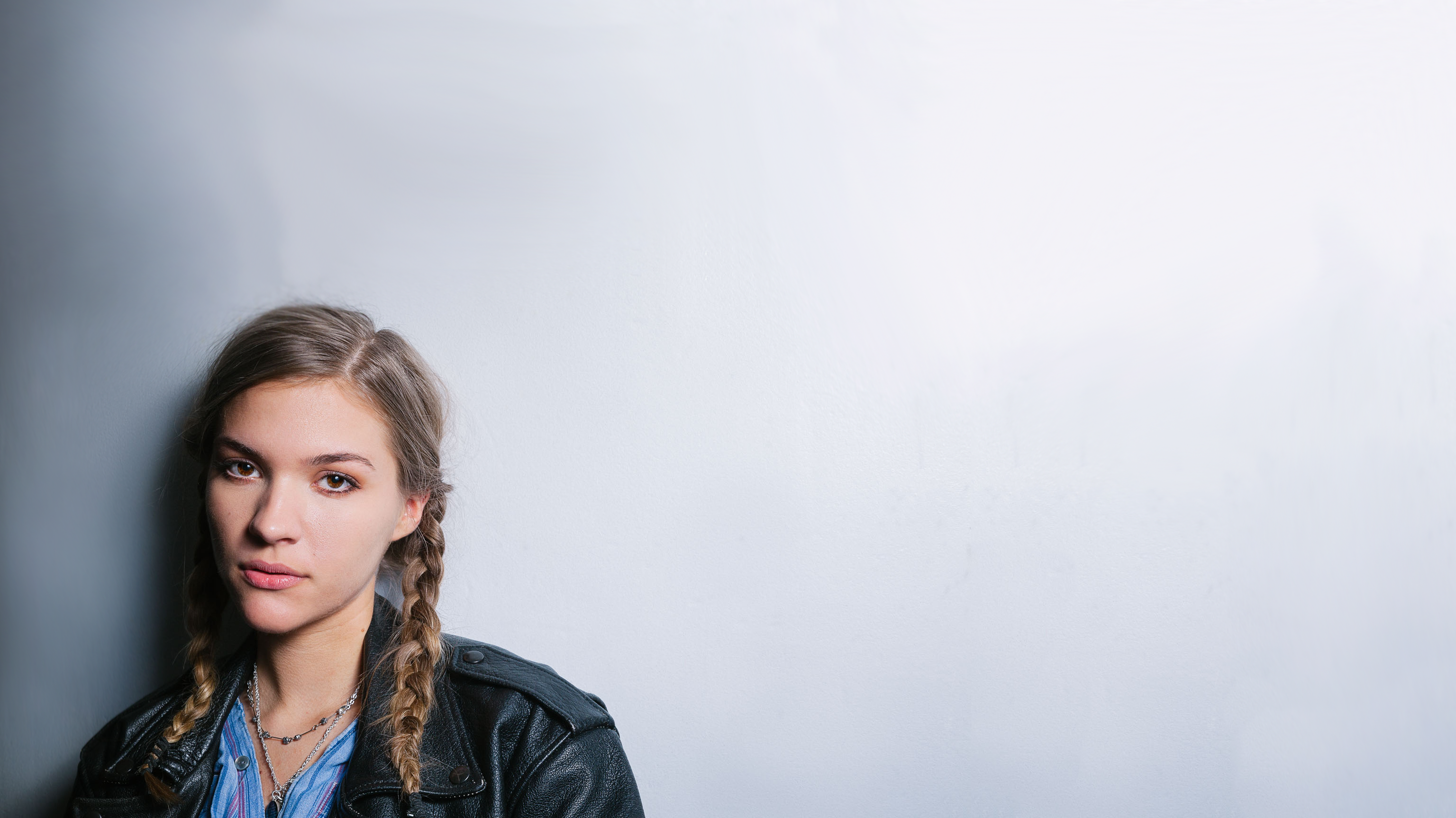 Tove Styrke portrait photography HD Wallpaper