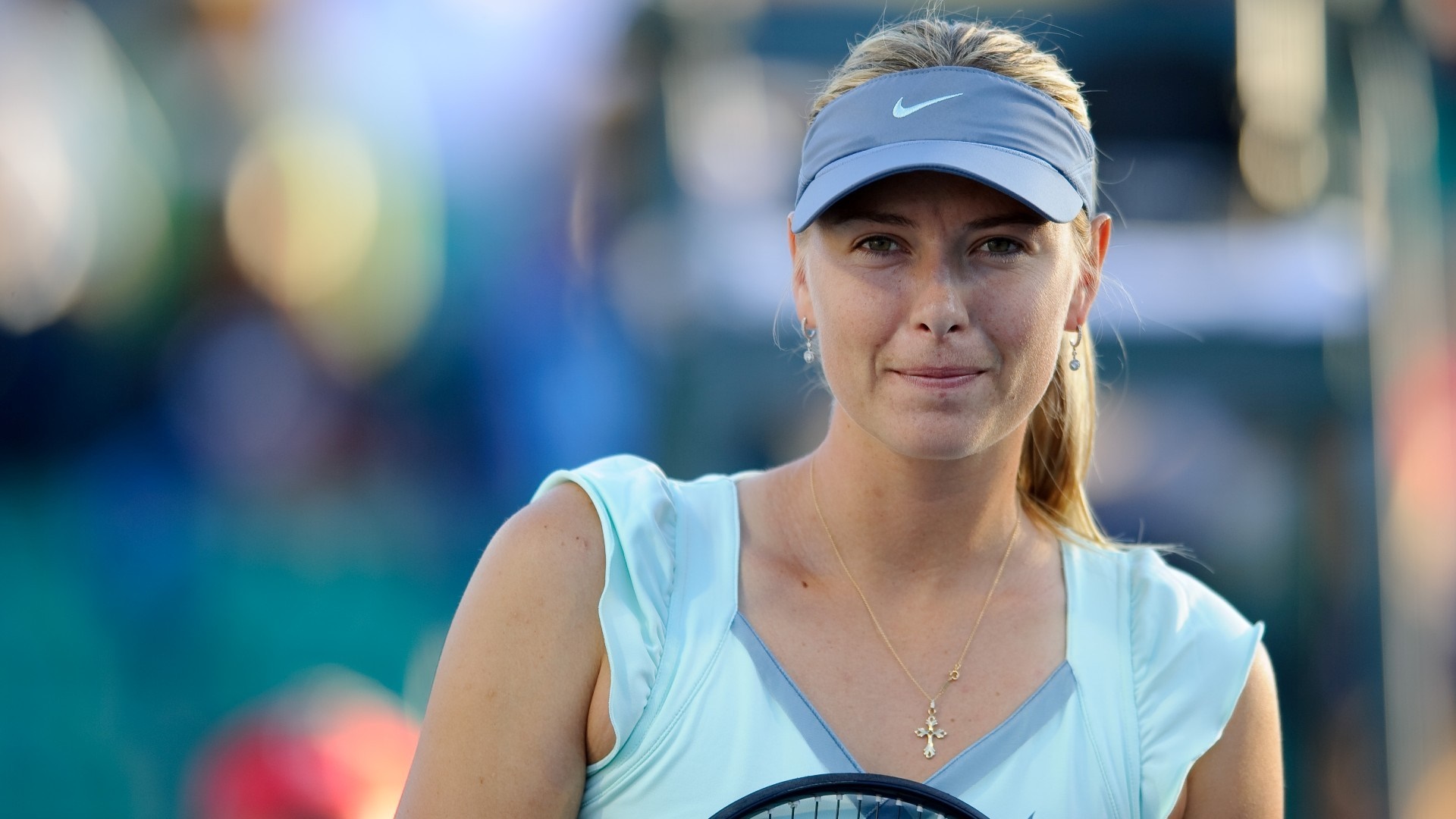 Maria Sharapova, tennis player, wearing a Nike visor HD Wallpaper