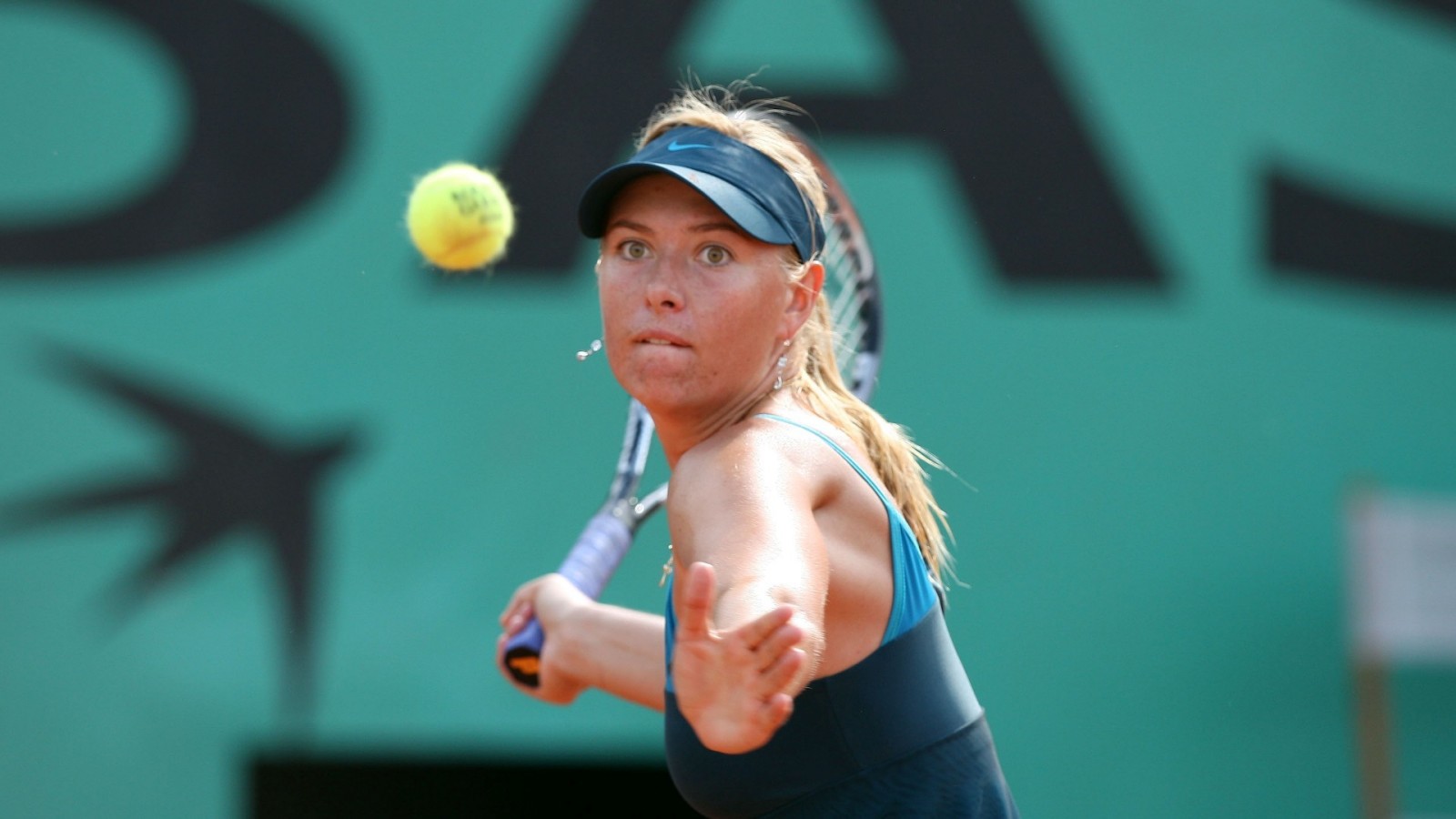 Maria Sharapova playing tennis HD Wallpaper
