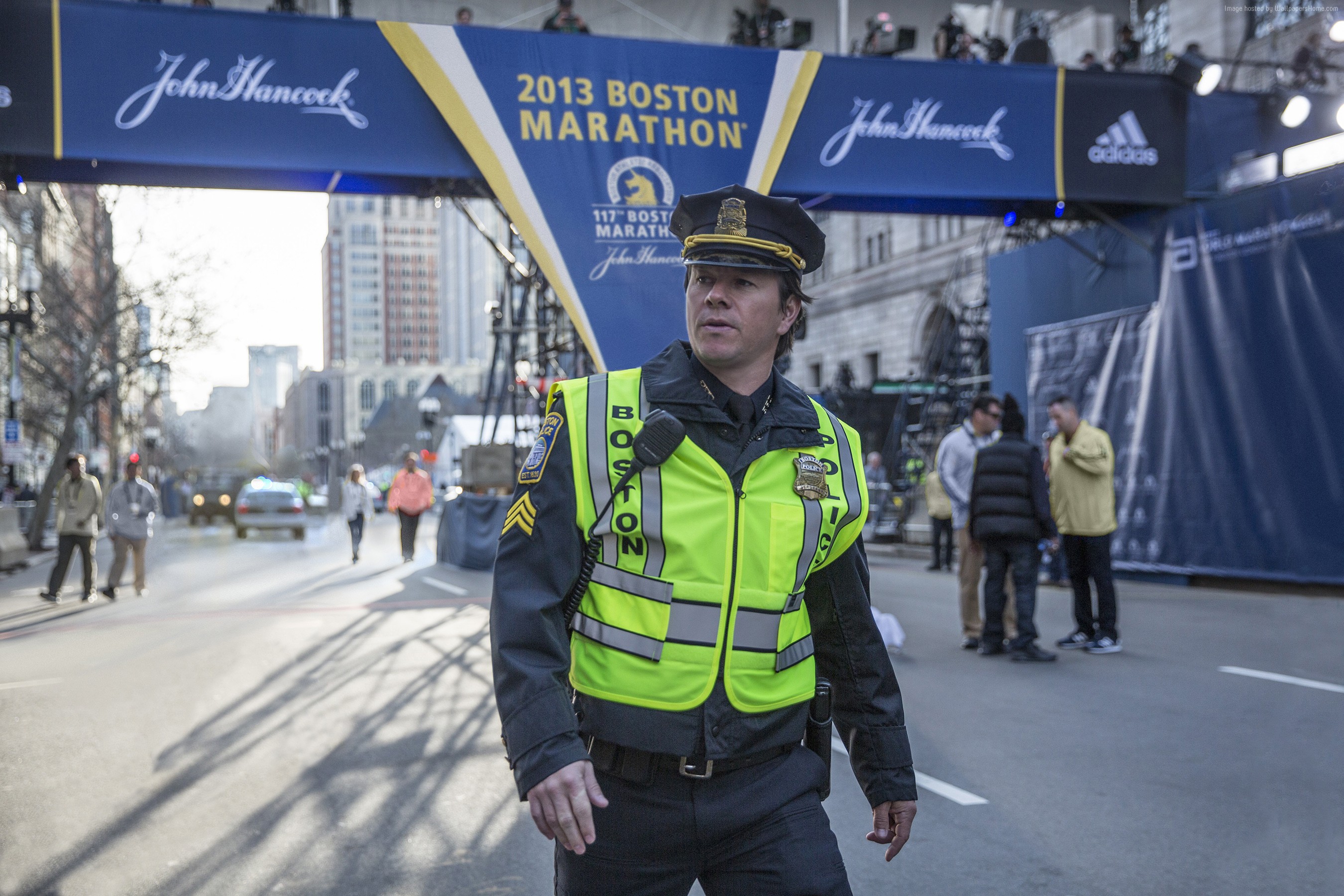 Mark Wahlberg in Patriots Day HD Wallpaper