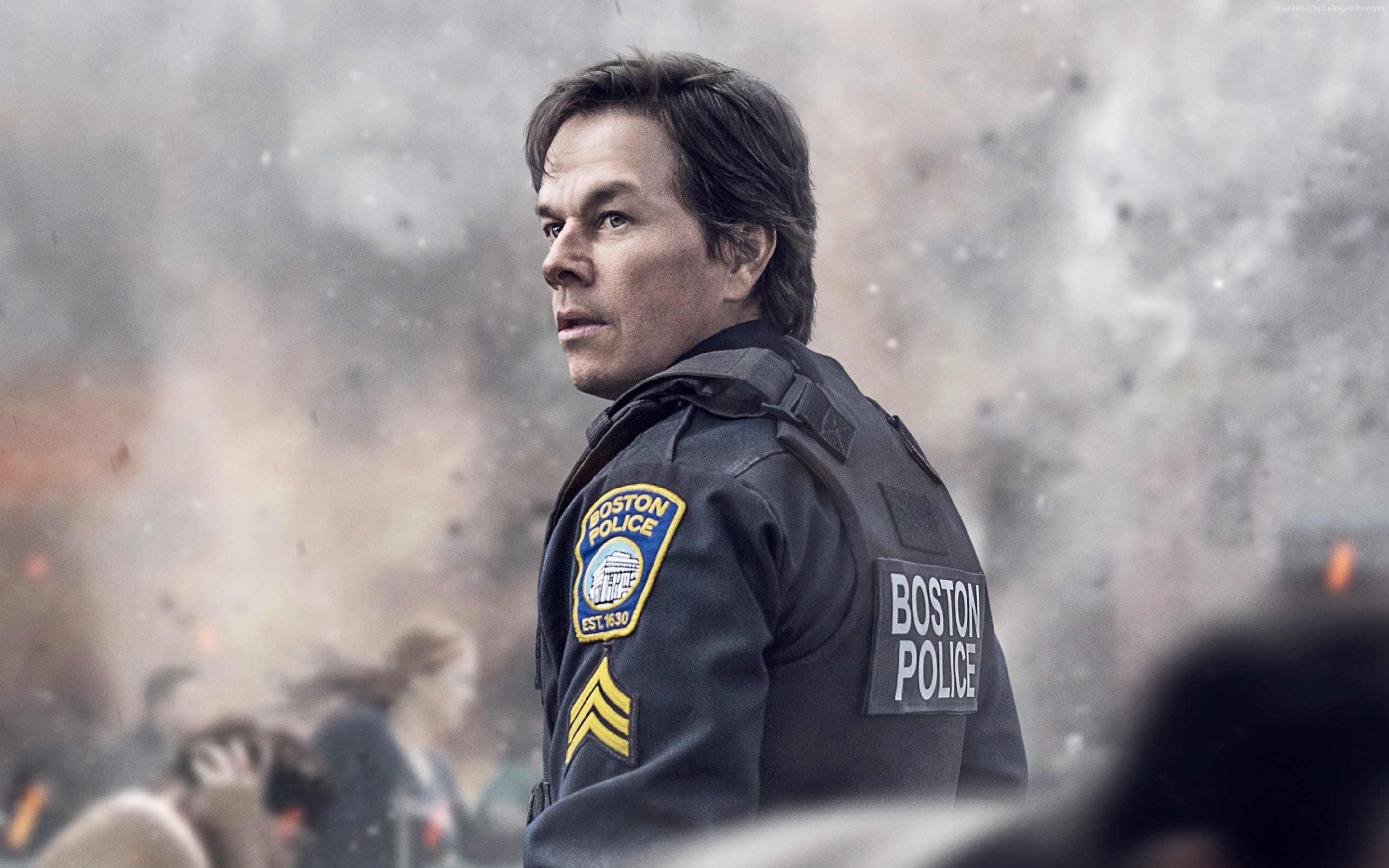 Mark Wahlberg as Boston Police Officer in Patriots Day HD Wallpaper