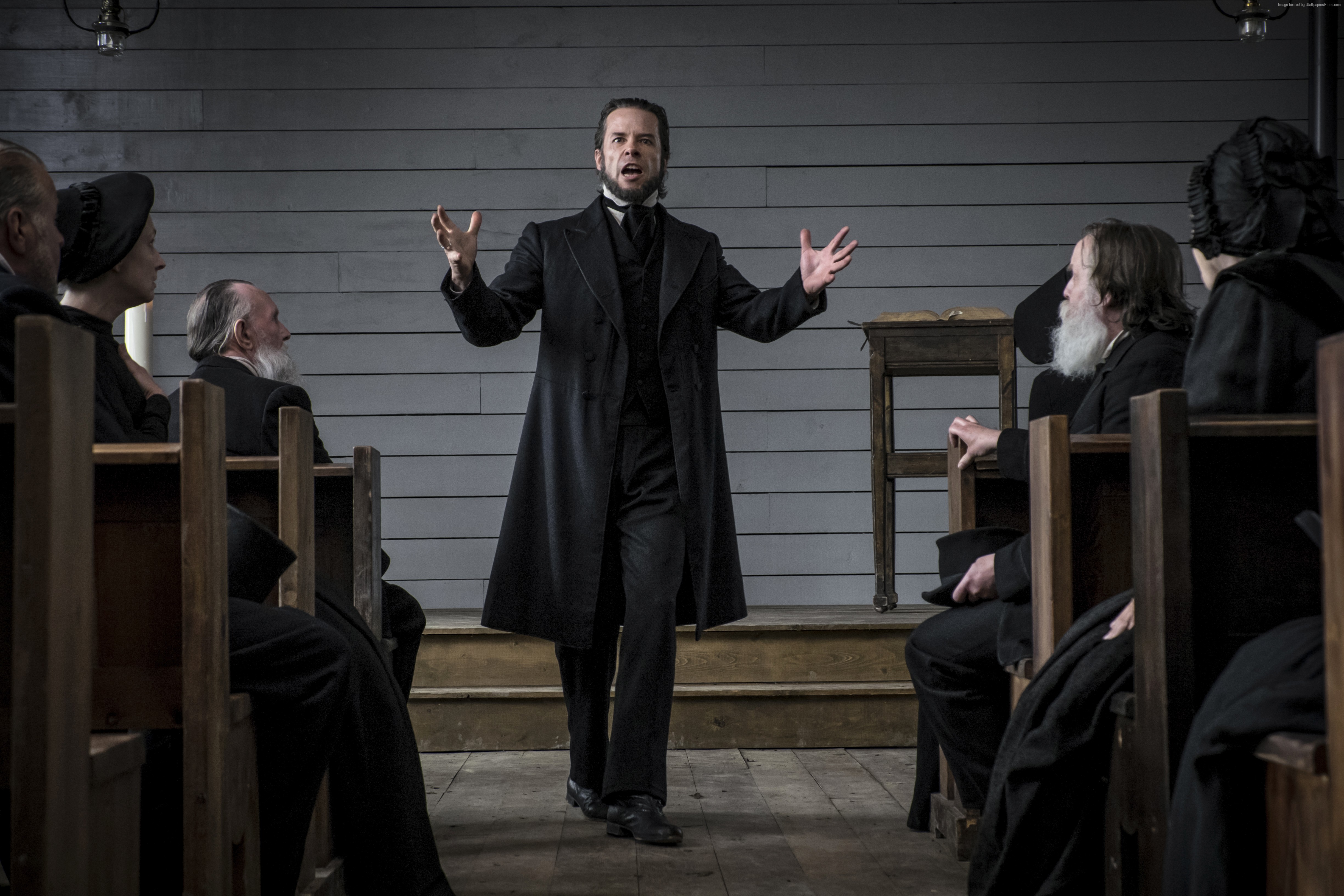 Guy Pearce in a church sermon HD Wallpaper