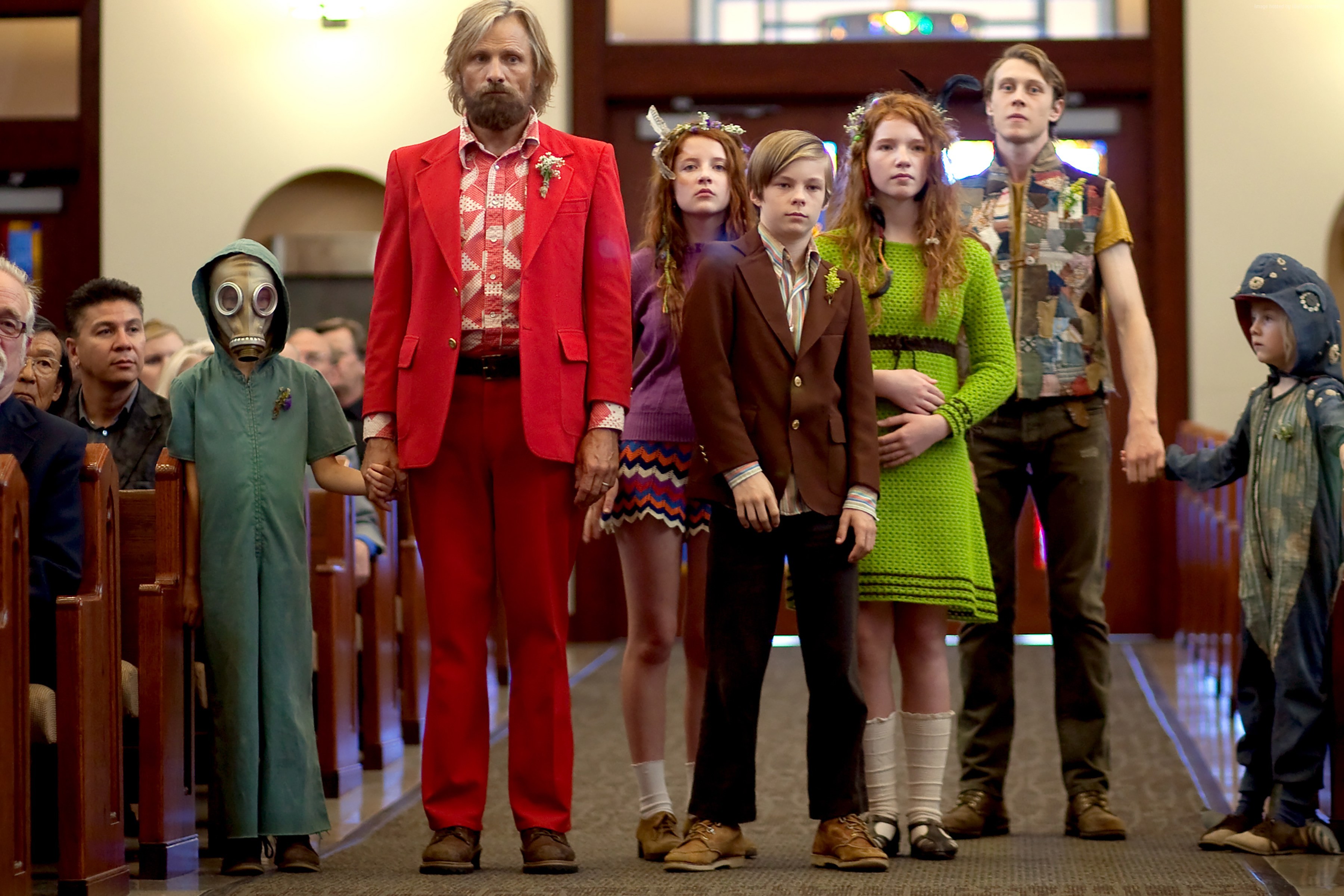 Captain Fantastic family in church HD Wallpaper