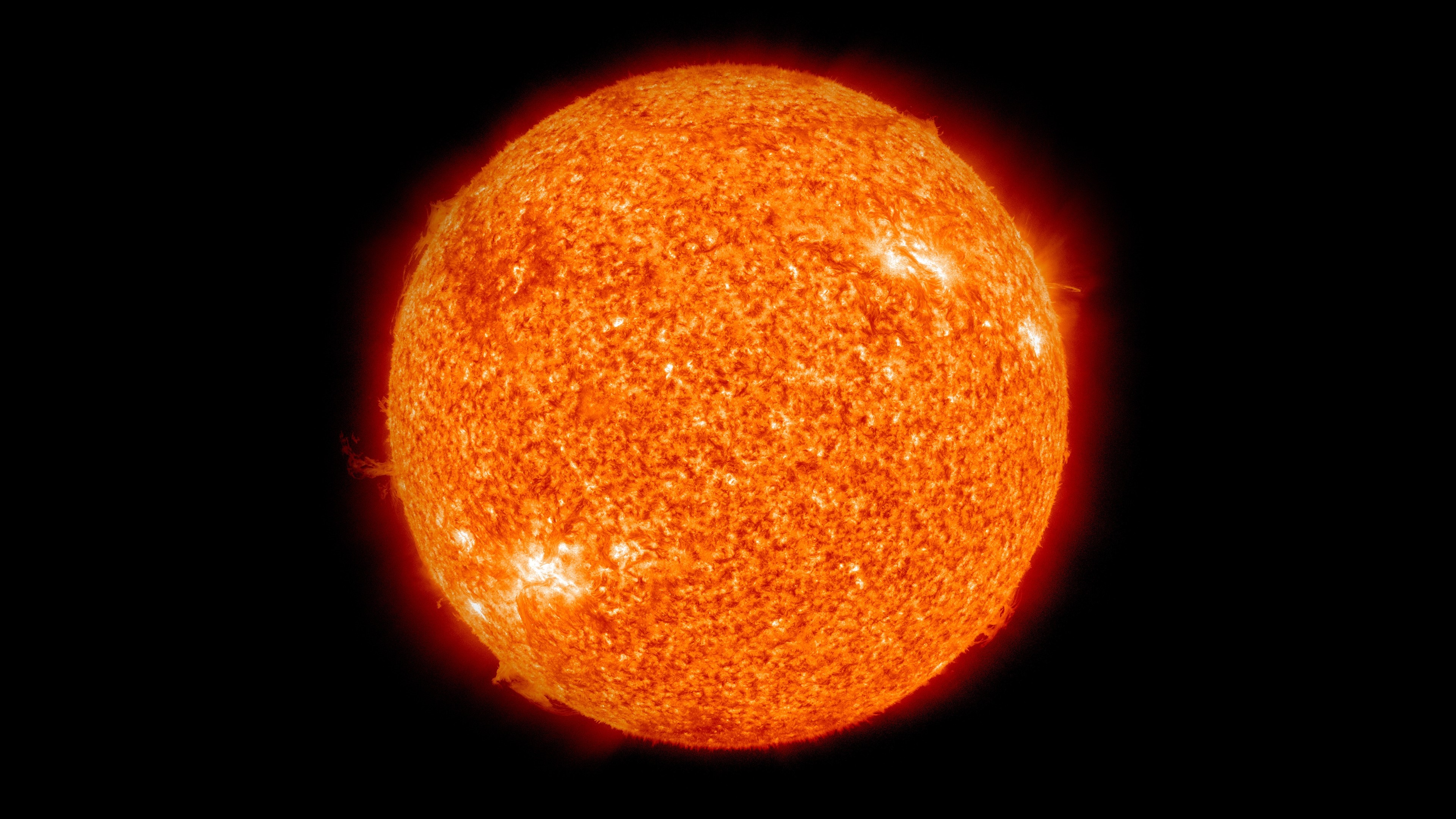 The Sun in space HD Wallpaper