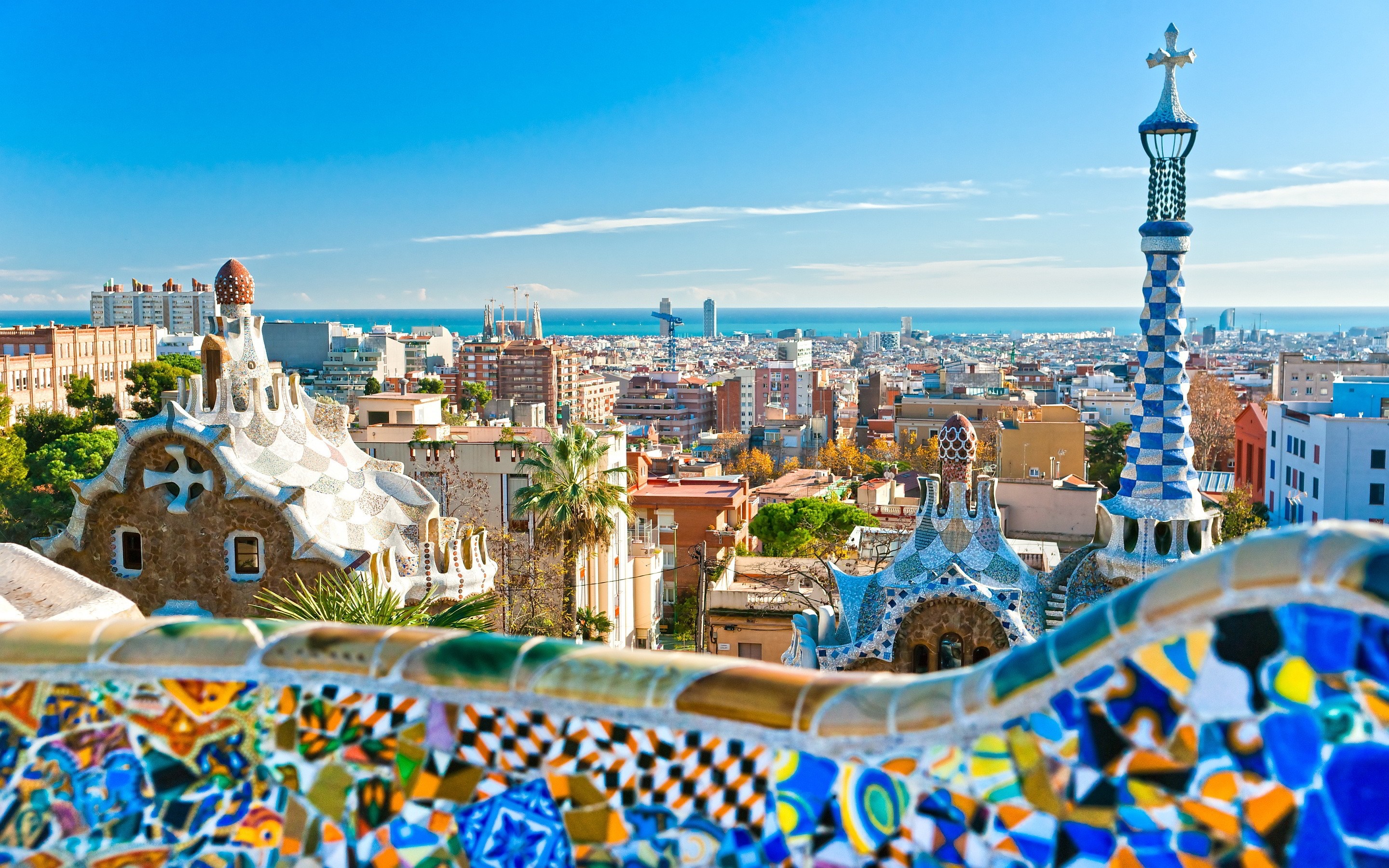 Park Güell Barcelona cityscape with mosaic bench HD Wallpaper